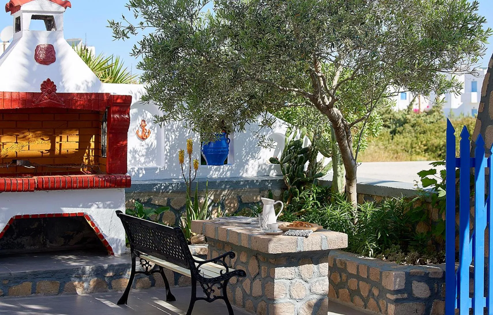 BBQ facilities in Elia Studios Pollonia