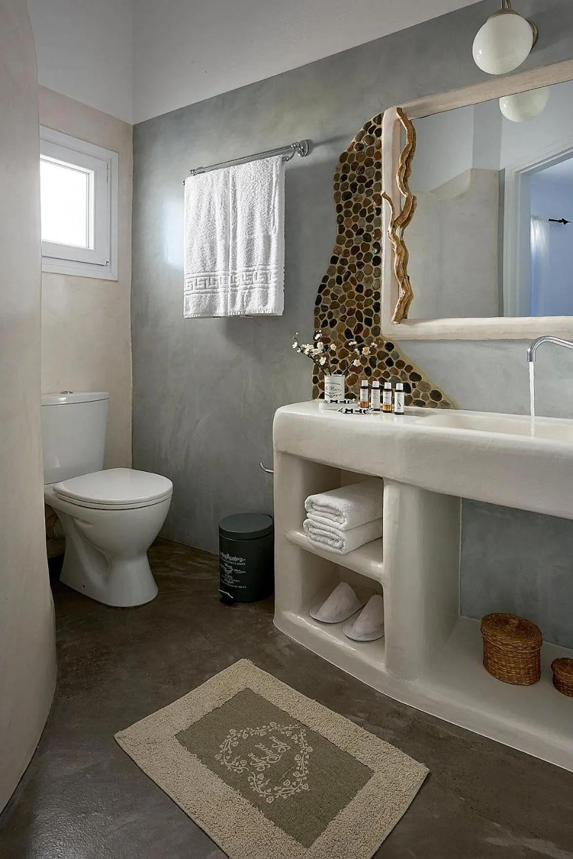 Bathroom in Elia Studios Pollonia