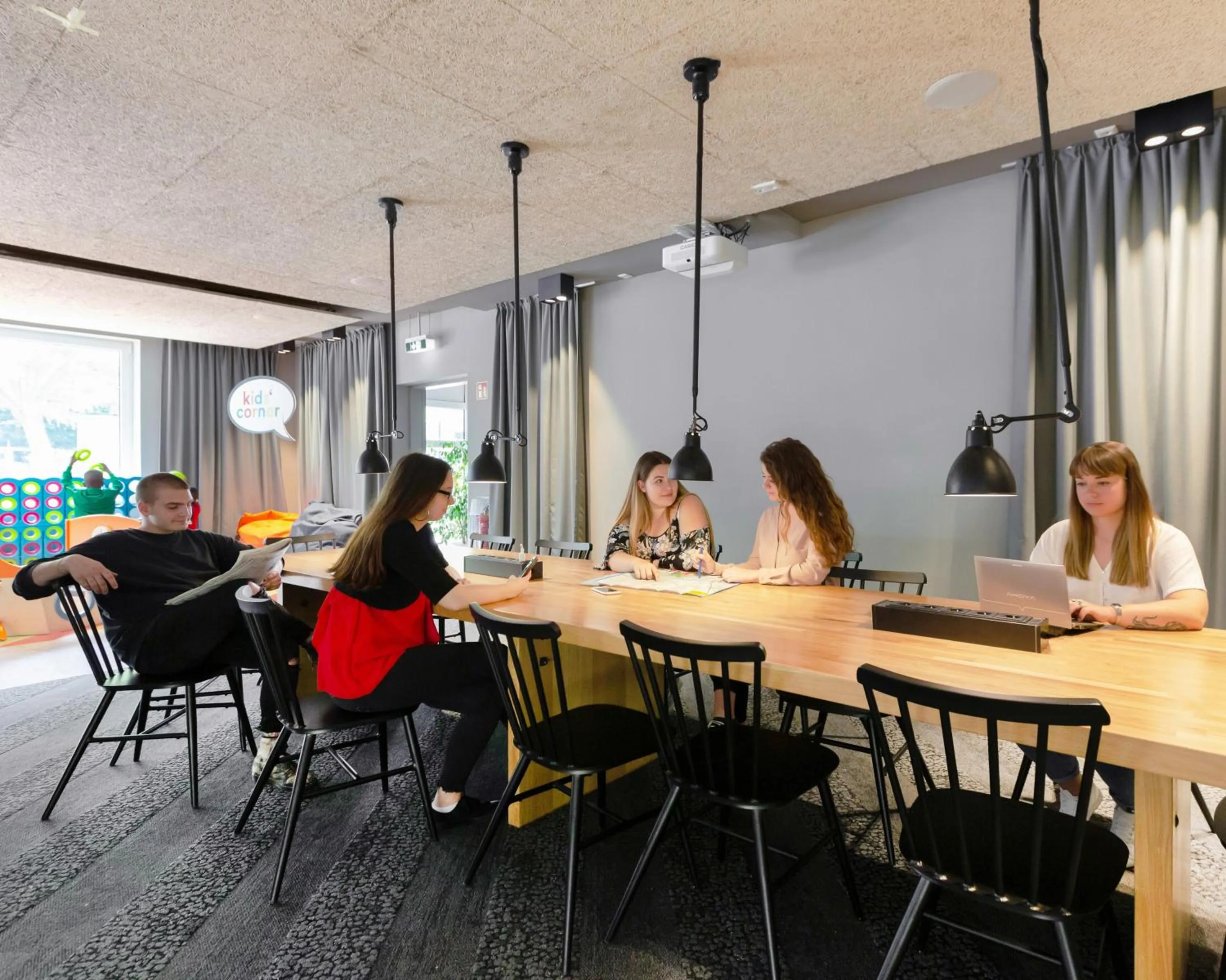 Communal lounge/ TV room in a&o Frankfurt Galluswarte