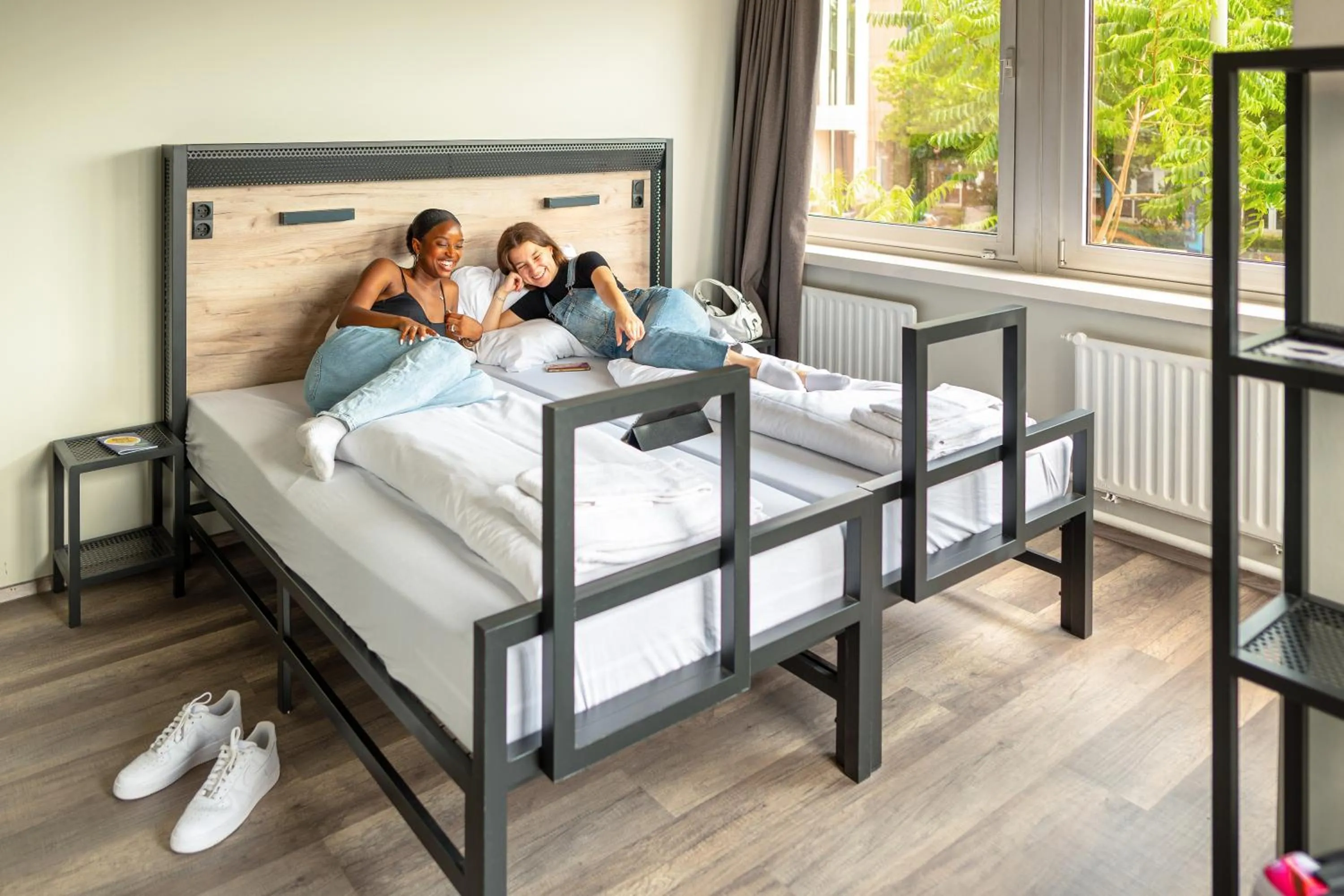 Bedroom, Bed in a&o Frankfurt Galluswarte