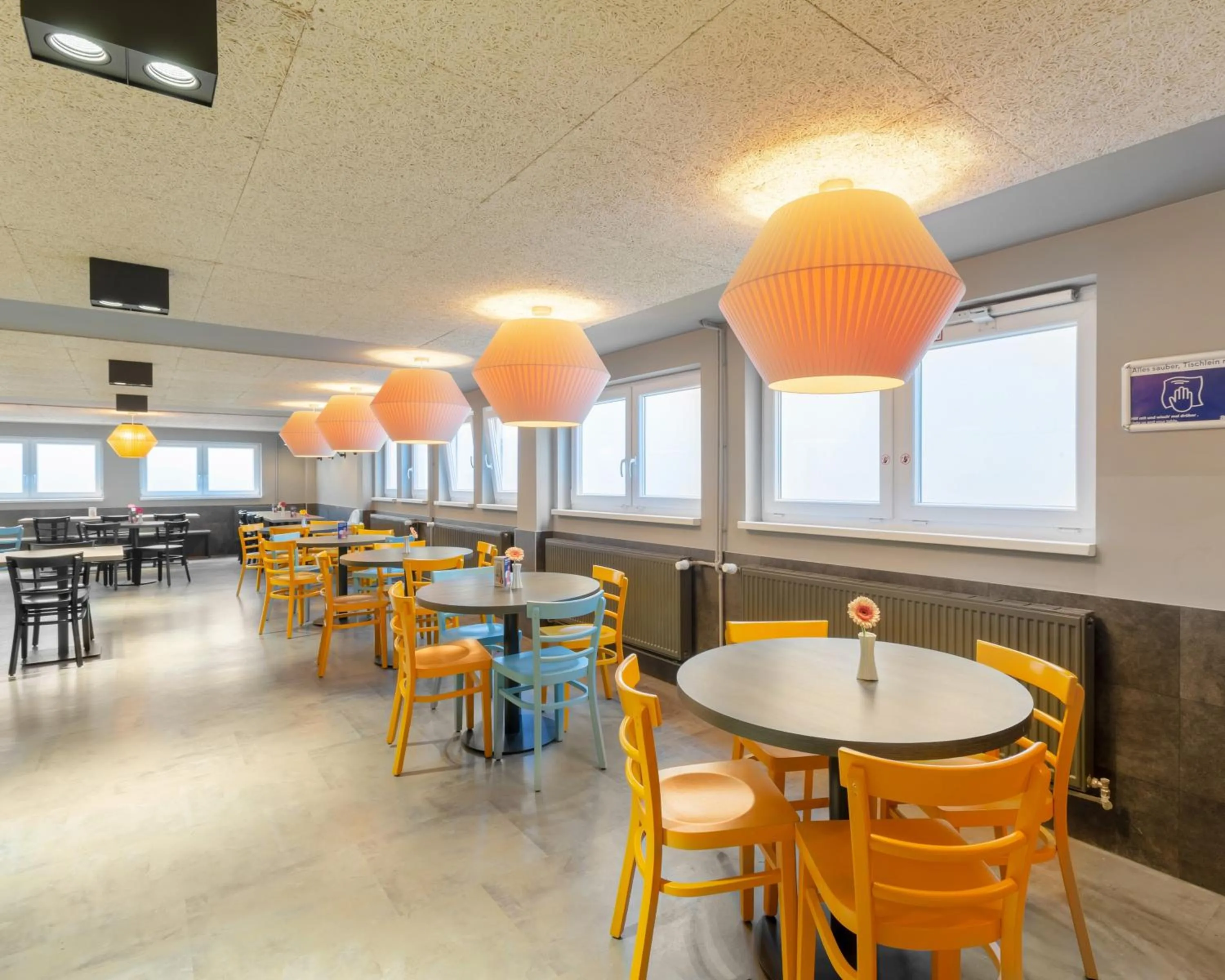 Restaurant/places to eat in a&o Frankfurt Galluswarte