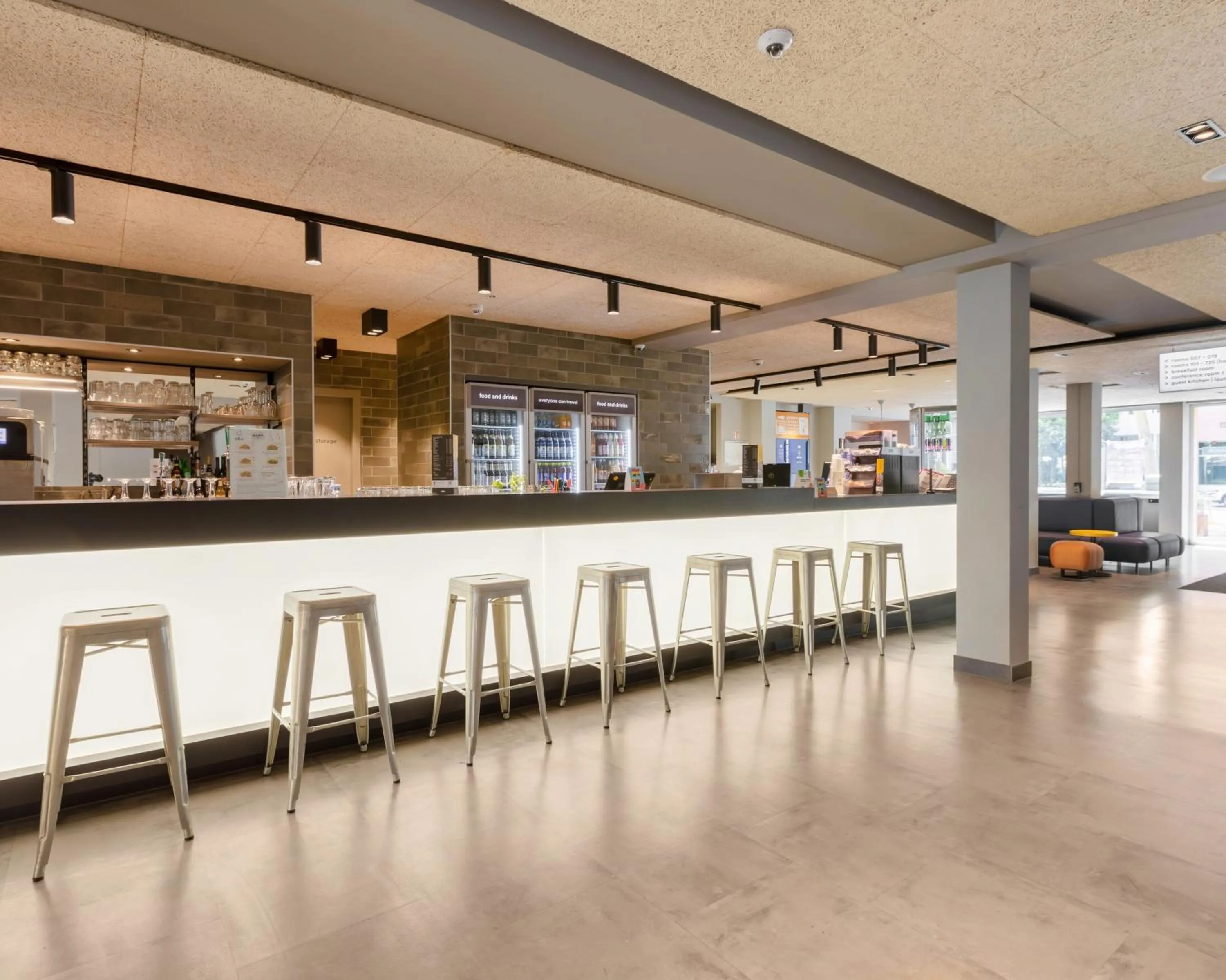 Lounge or bar in a&o Frankfurt Galluswarte