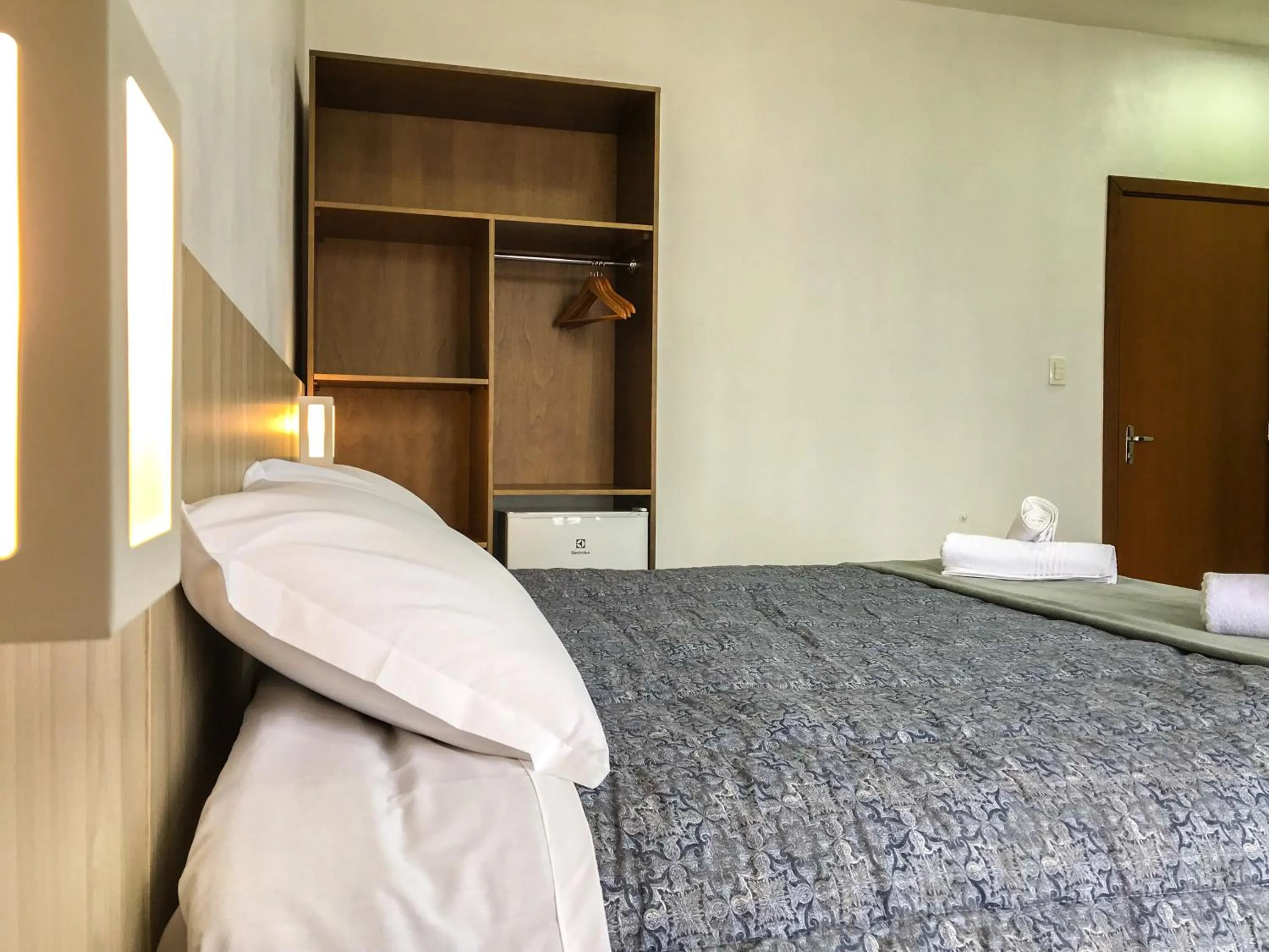 Bedroom, Bed in Hotel Triveneto Gramado