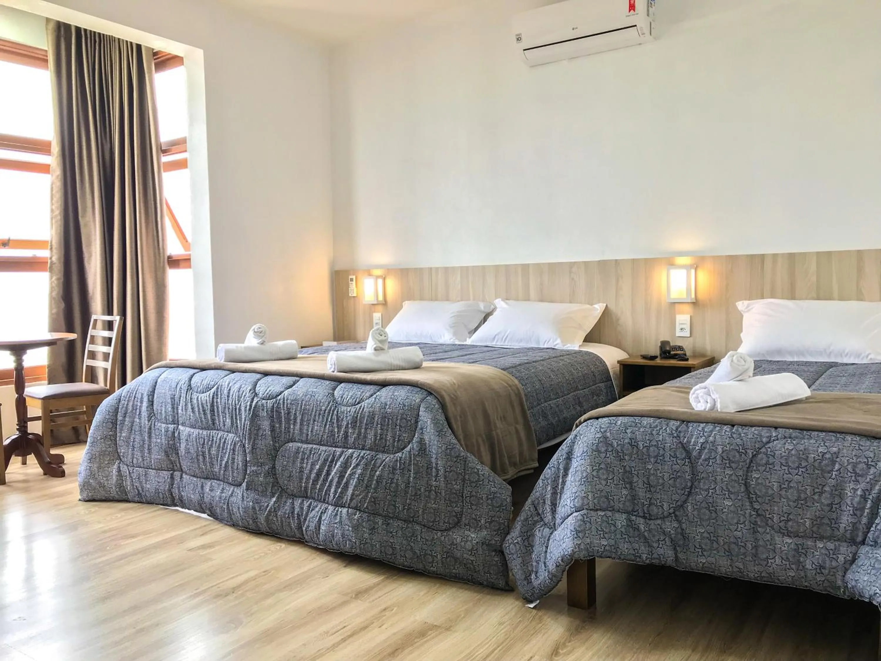 Bedroom, Bed in Hotel Triveneto Gramado