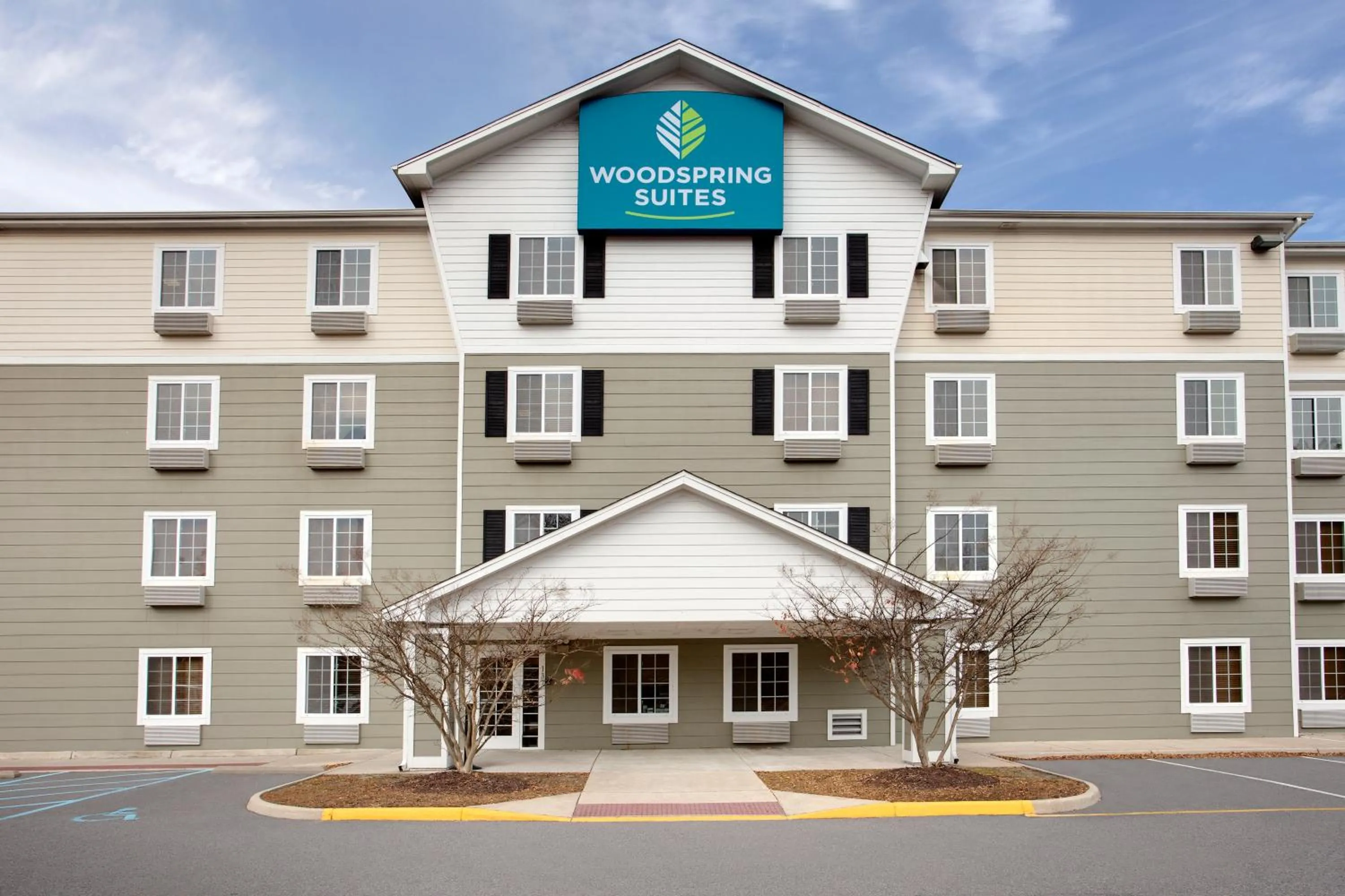 Property building in WoodSpring Suites Chesapeake-Norfolk South