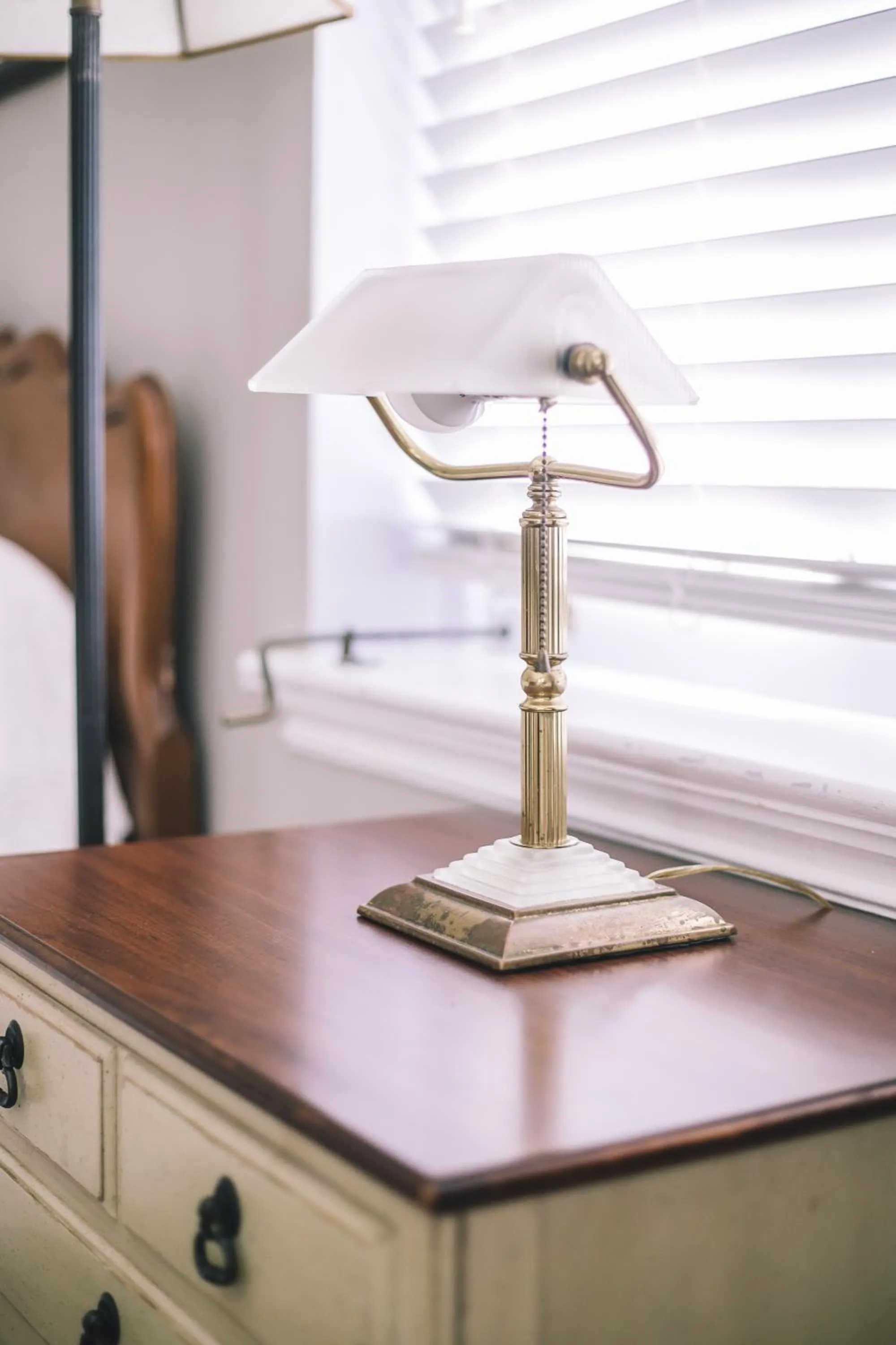 hair dresser, Bed in The Lodge at Wakulla Springs