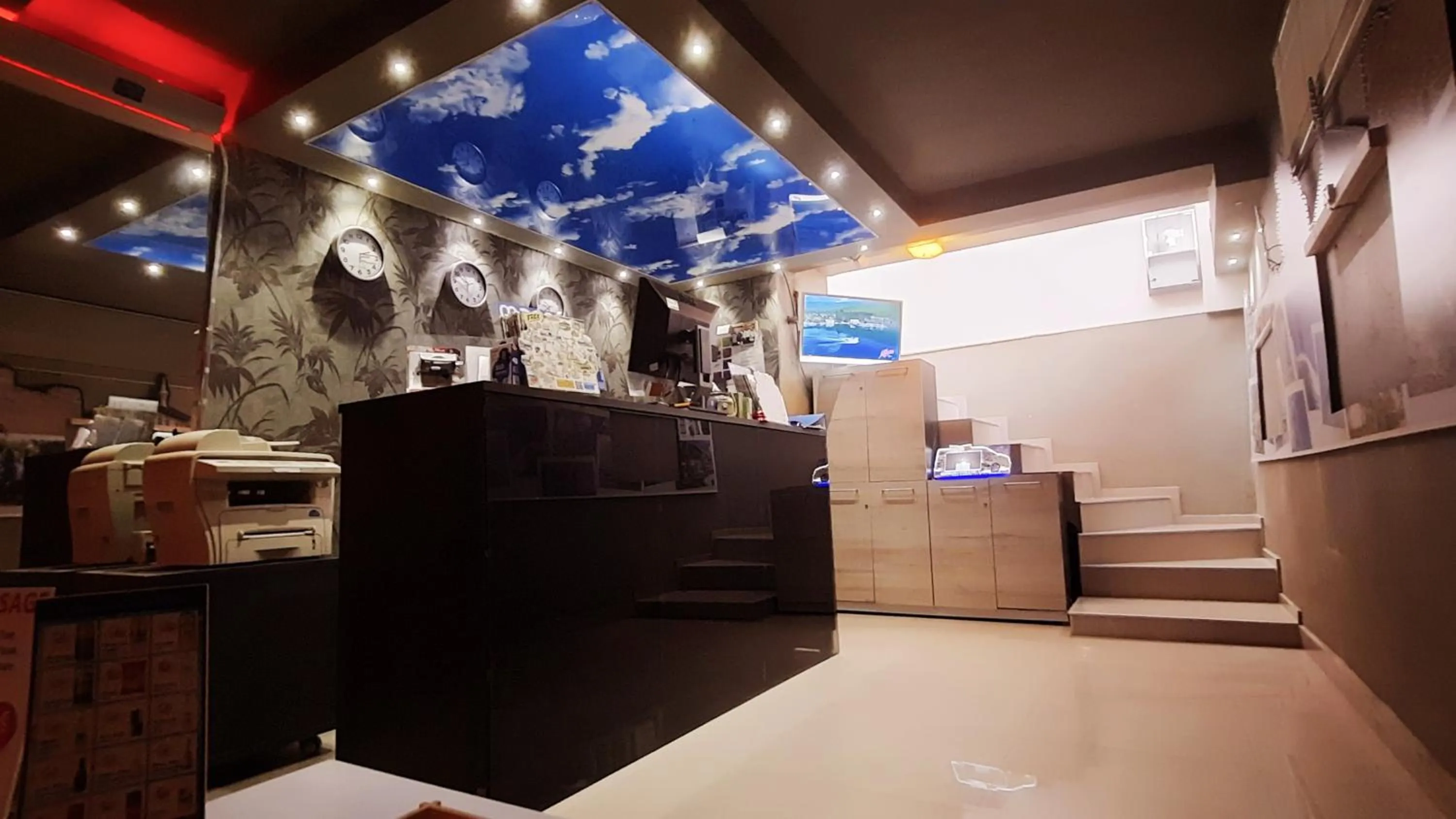 Lobby or reception in Aloha Apartments with pool