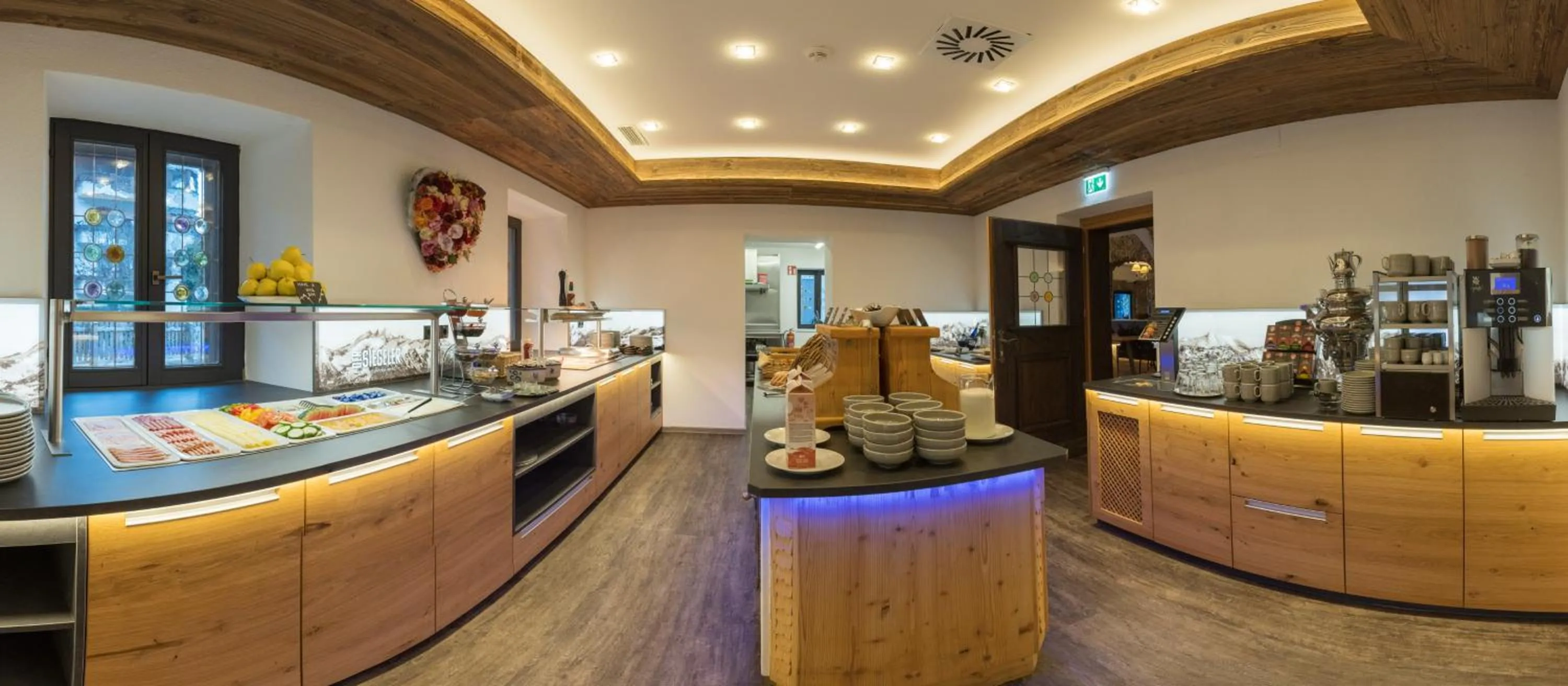 Breakfast in Der Siegeler B&B - this lifestylehotel rocks