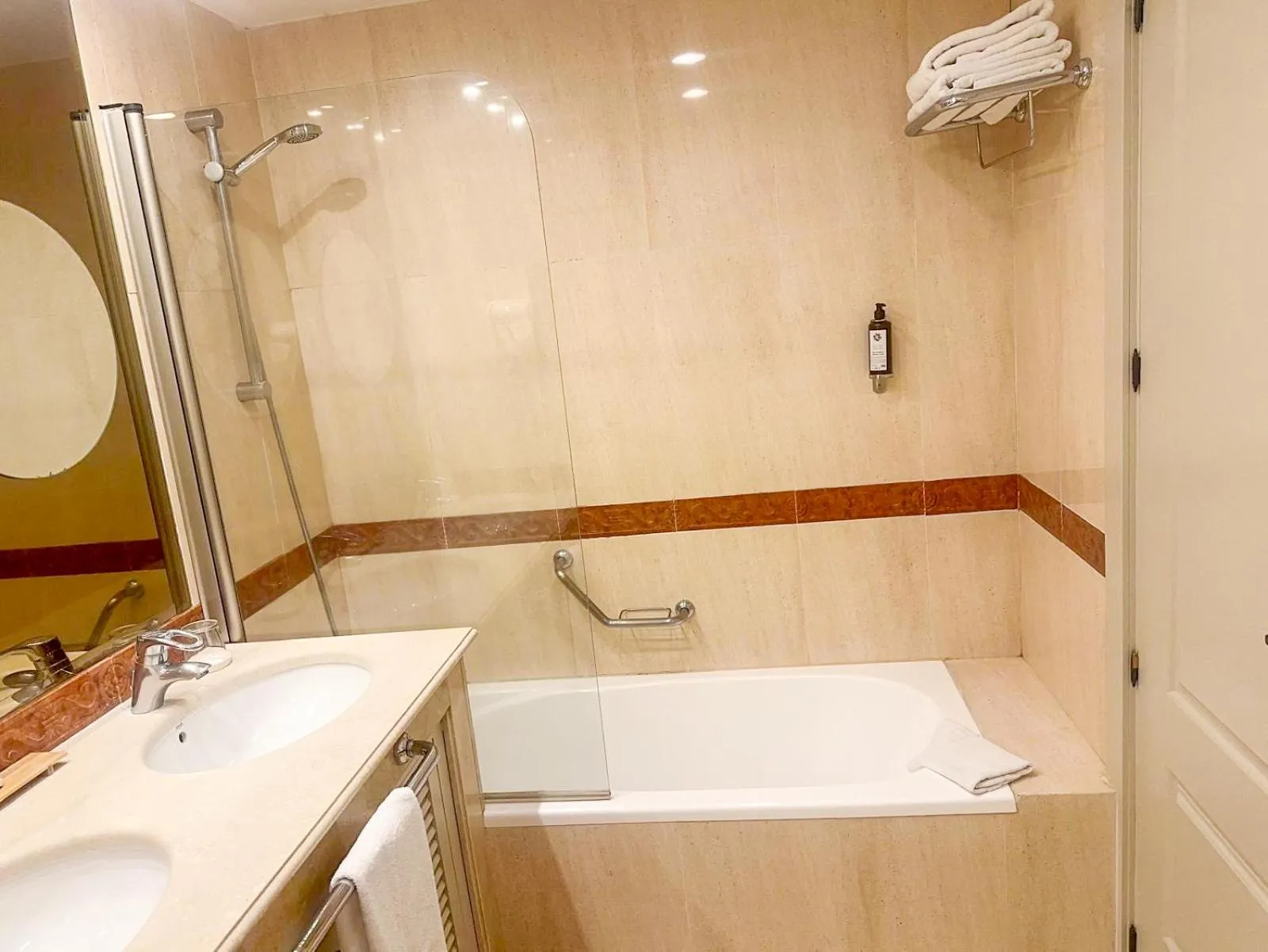 Apartamentos Guadalpin Boutique