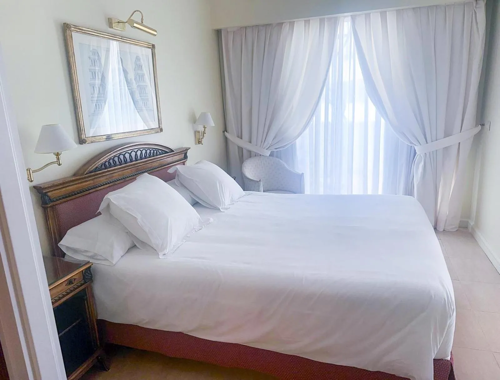 Bed in Apartamentos Guadalpin Boutique