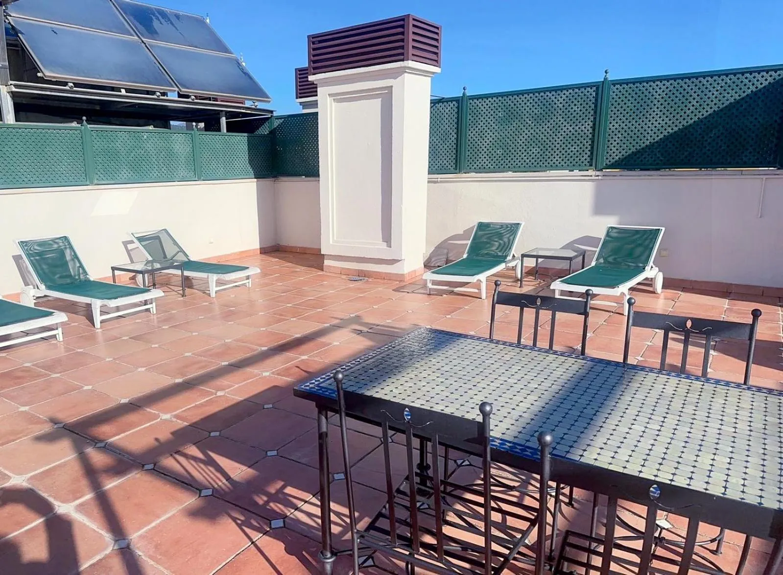 Apartamentos Guadalpin Boutique