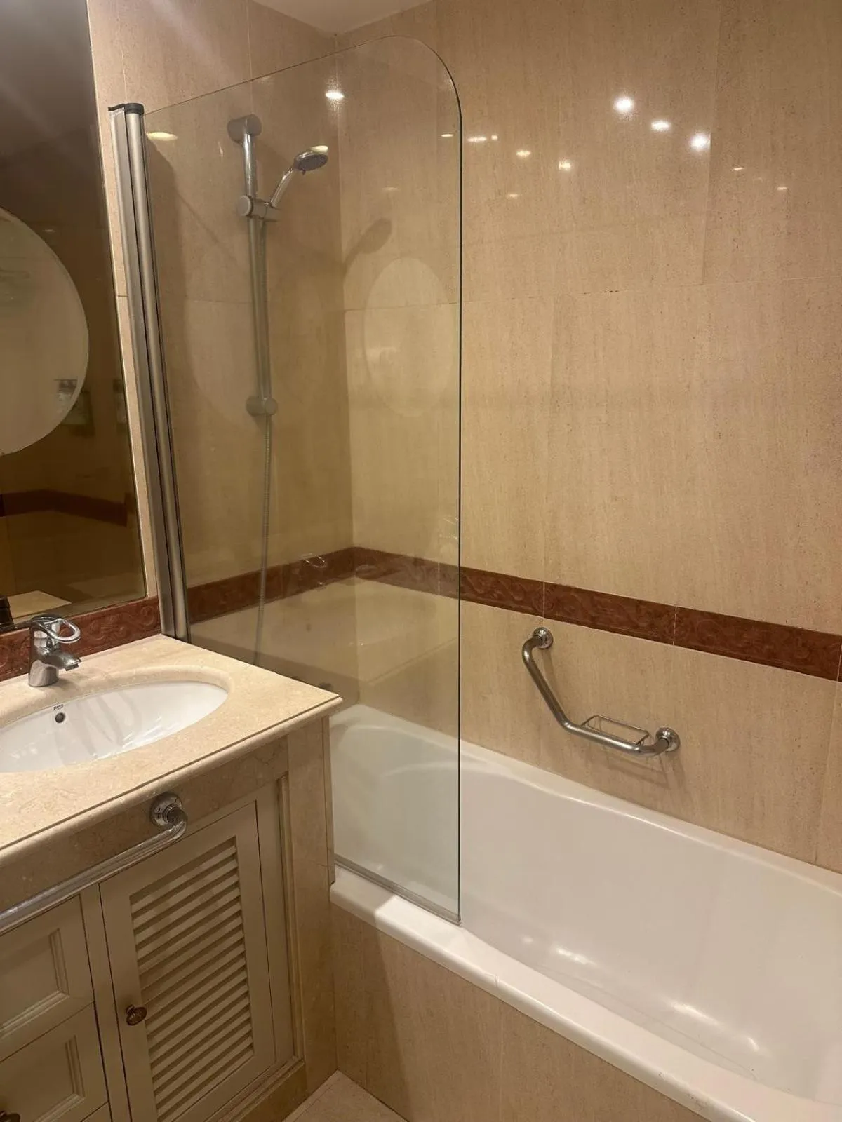 Apartamentos Guadalpin Boutique