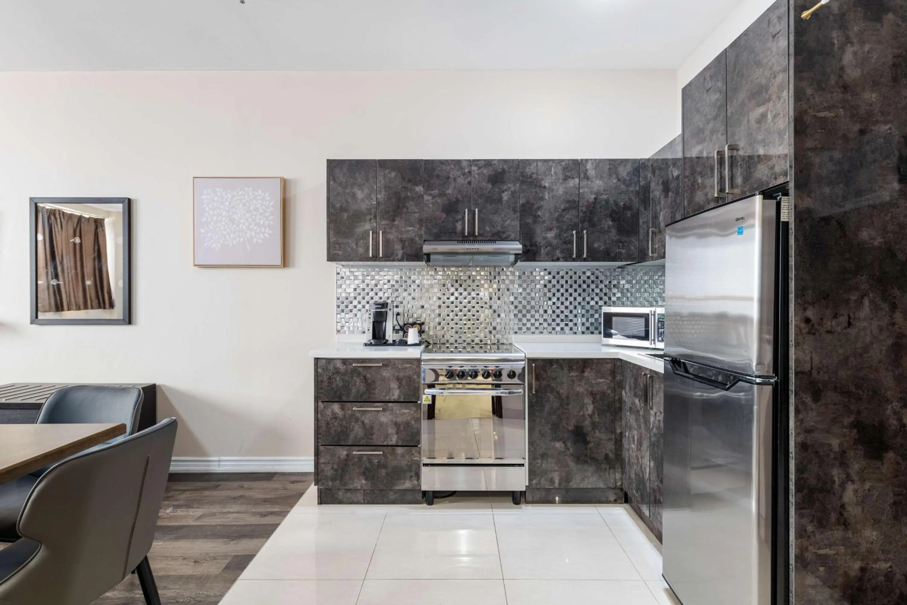 Kitchen or kitchenette in Hotel Montreal Metropolitan, BW Signature Collection