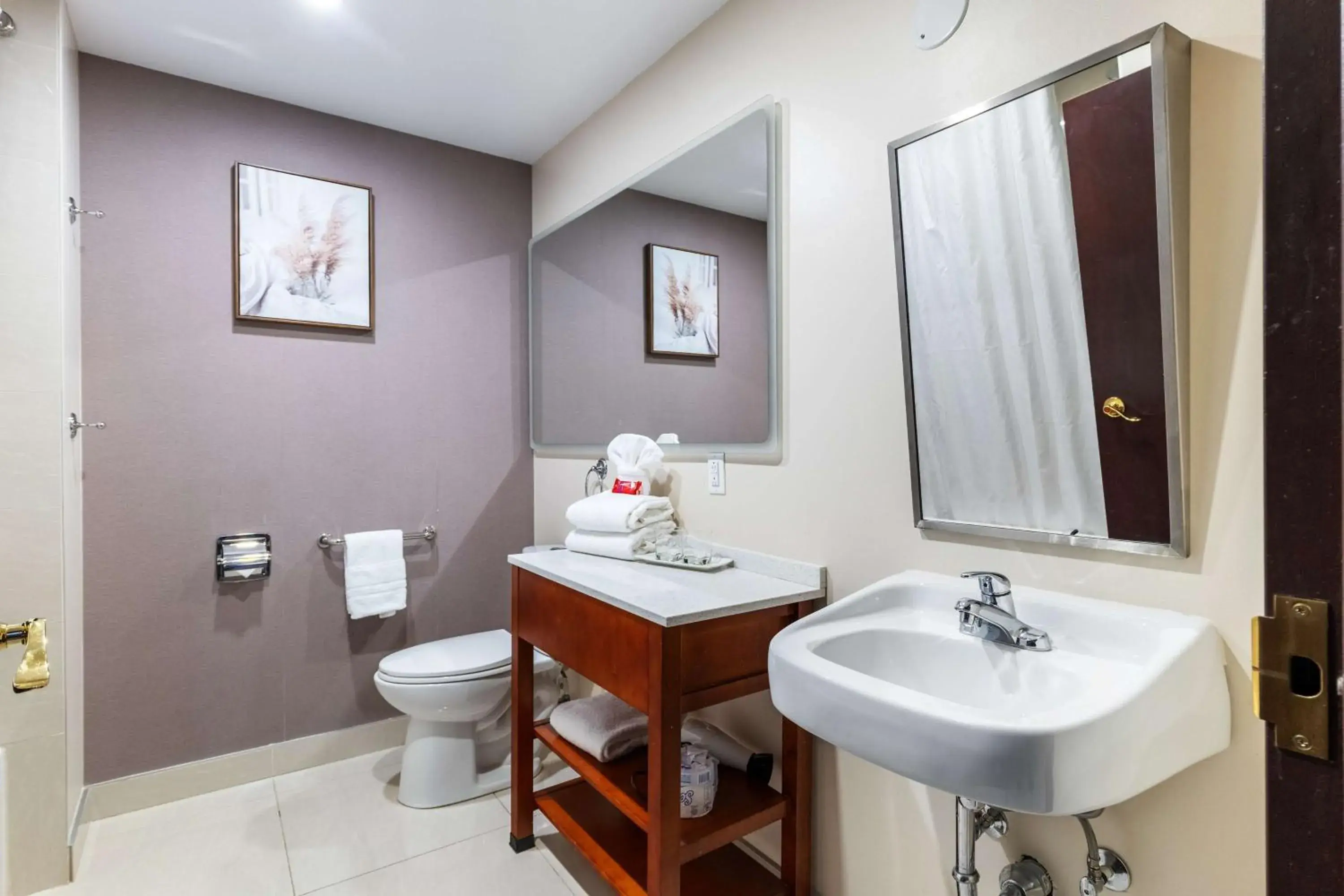 King Suite with Sofa Bed in Hotel Montreal Metropolitan, BW Signature Collection King Suite with Sofa Bed in Hotel Montreal Metropolitan, BW Signature Collection