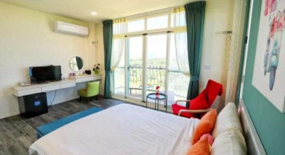 Photo of the whole room, Bed in Full Moon Resort