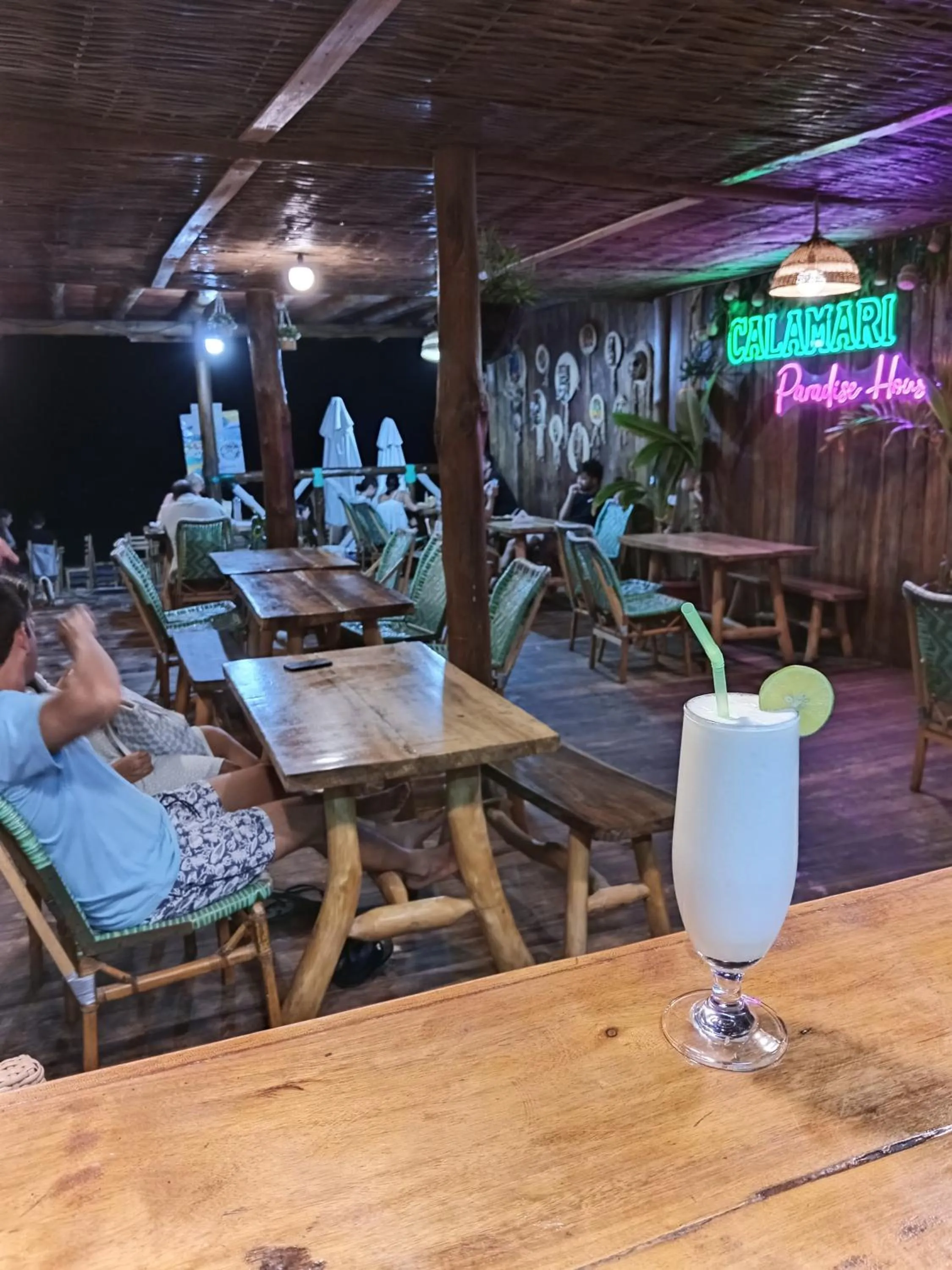 Restaurant/places to eat in Hotel Calamari Baru