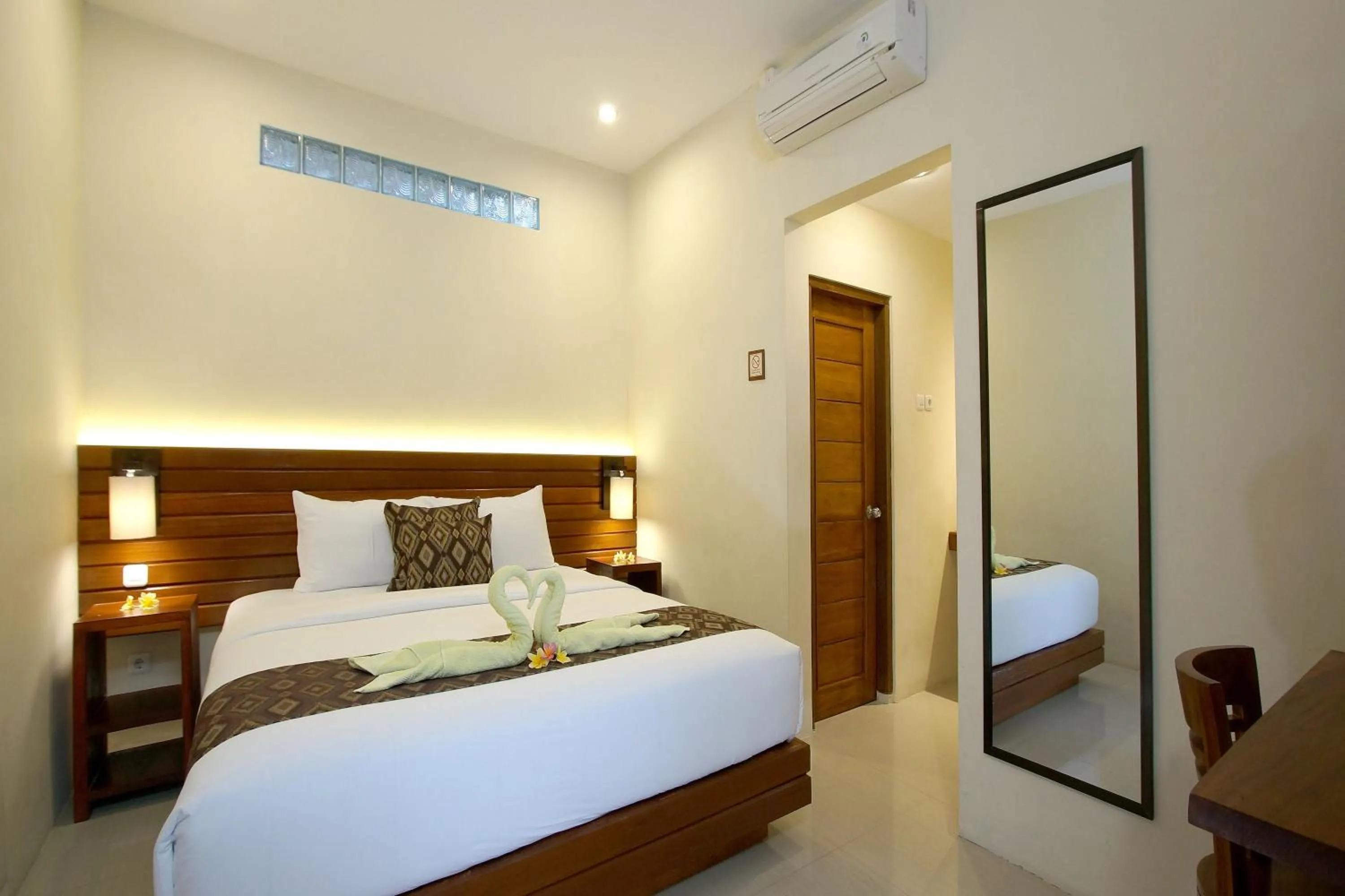 Bed in S5 Guest House Yogyakarta