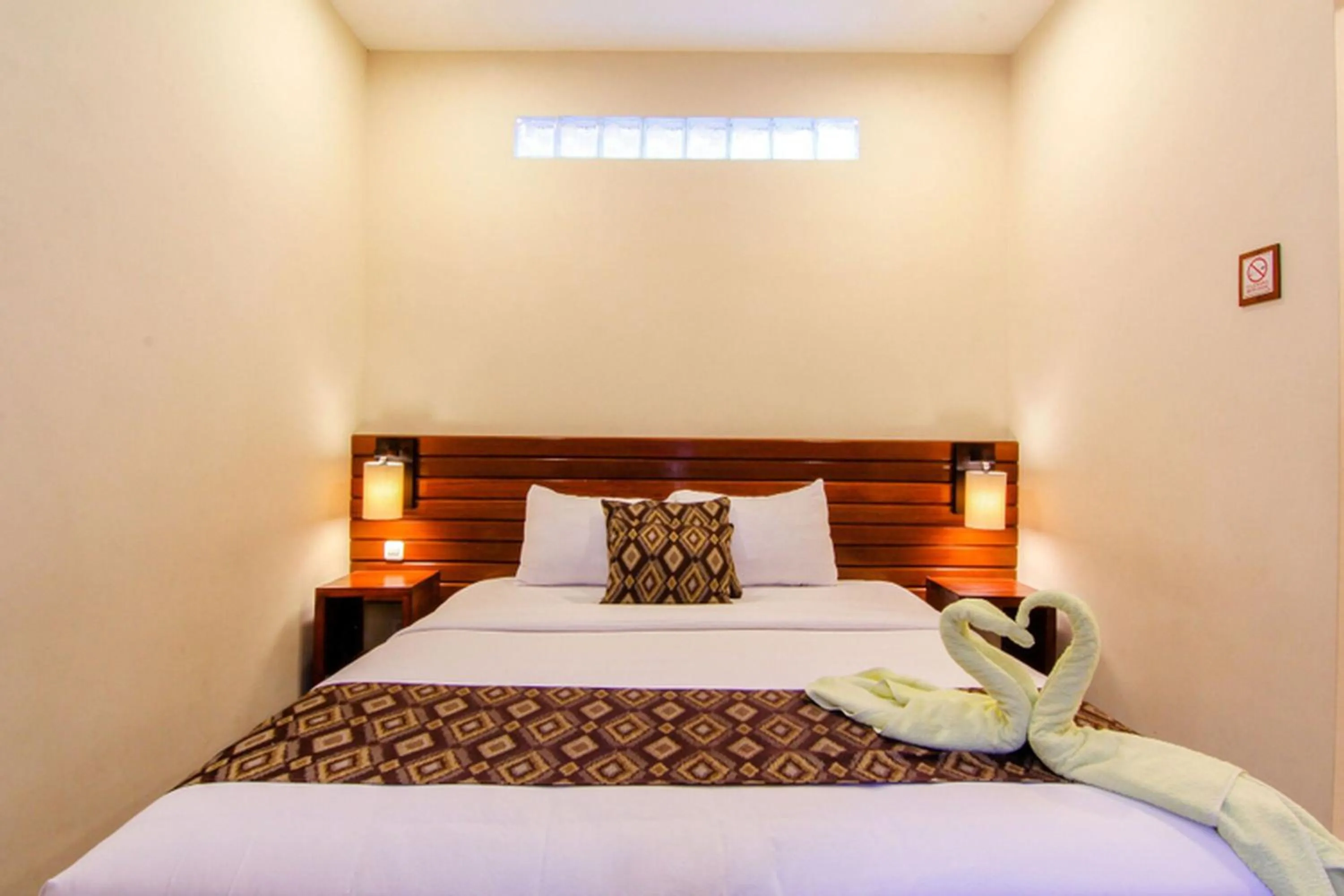 Bed in S5 Guest House Yogyakarta