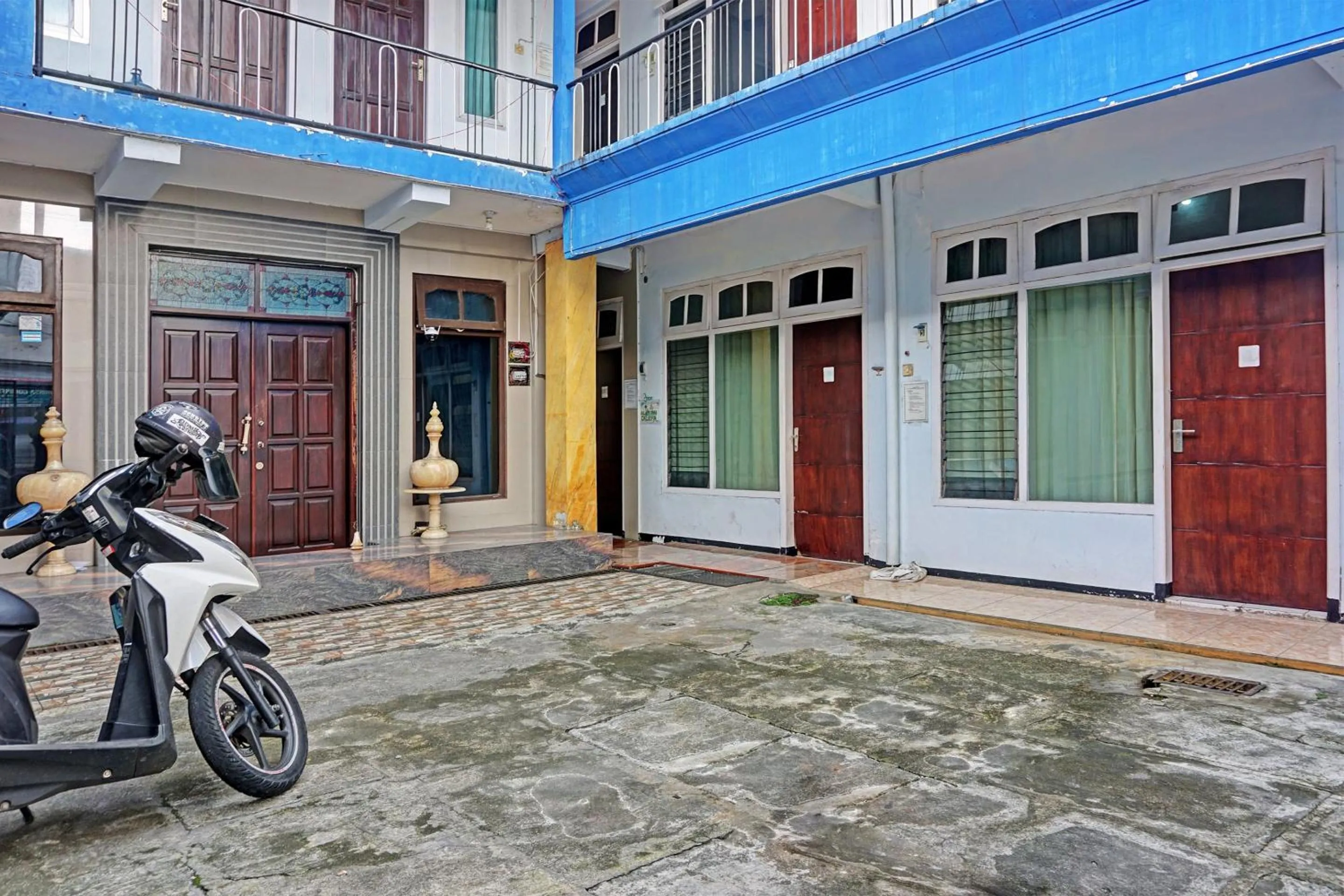 Facade/entrance in OYO Life 1711 Serayu Sumbersari Residence