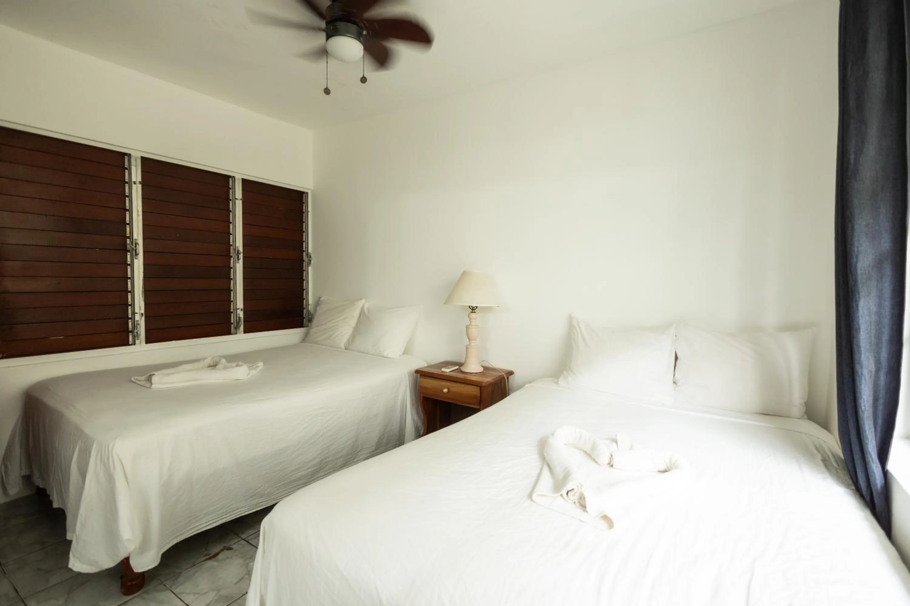 Bedroom, Bed in Yellow Bird Sea