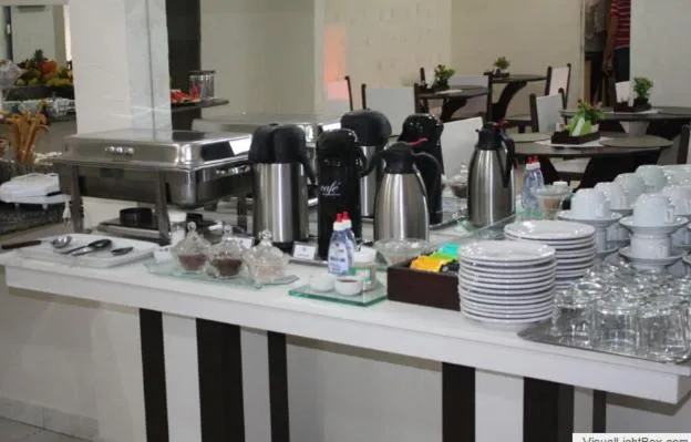 Restaurant/places to eat in Hotel Express - Leva e busca no aeroporto grátis 24 horas