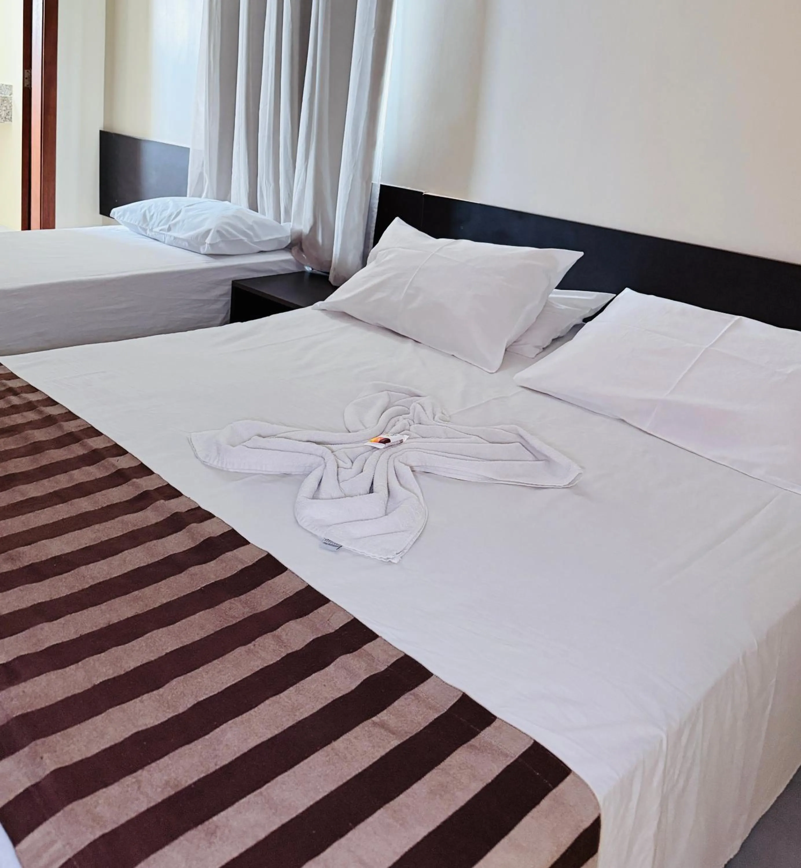 Bed in Hotel Express - Leva e busca no aeroporto grátis 24 horas