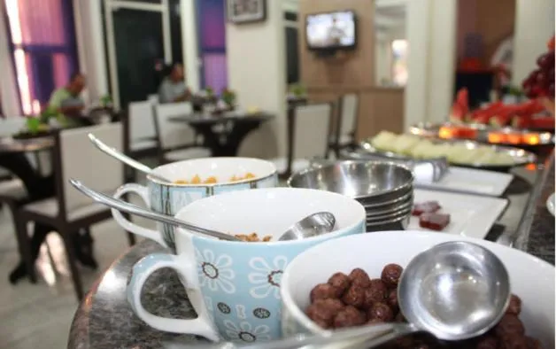 Restaurant/places to eat in Hotel Express - Leva e busca no aeroporto grátis 24 horas