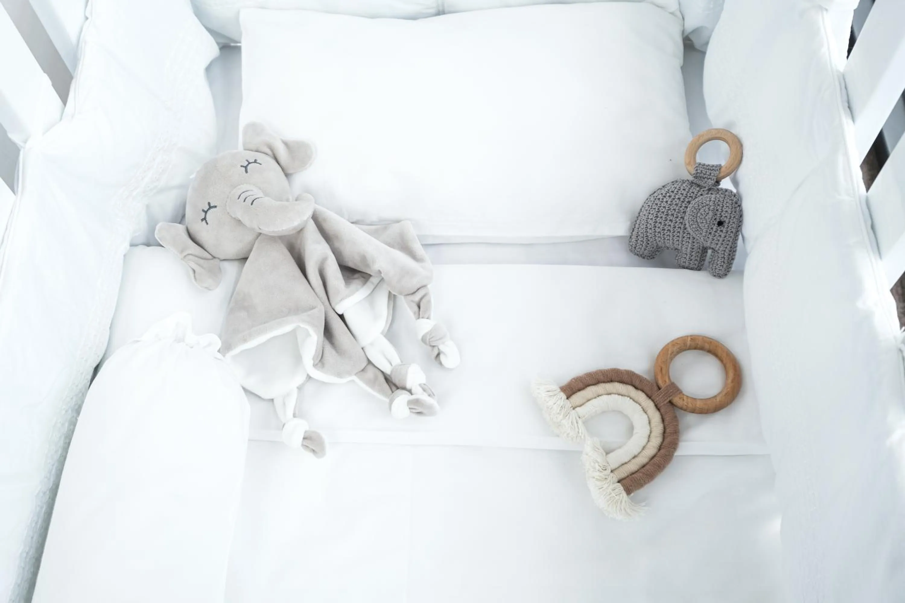 cot, Bed in Rosewood Bangkok