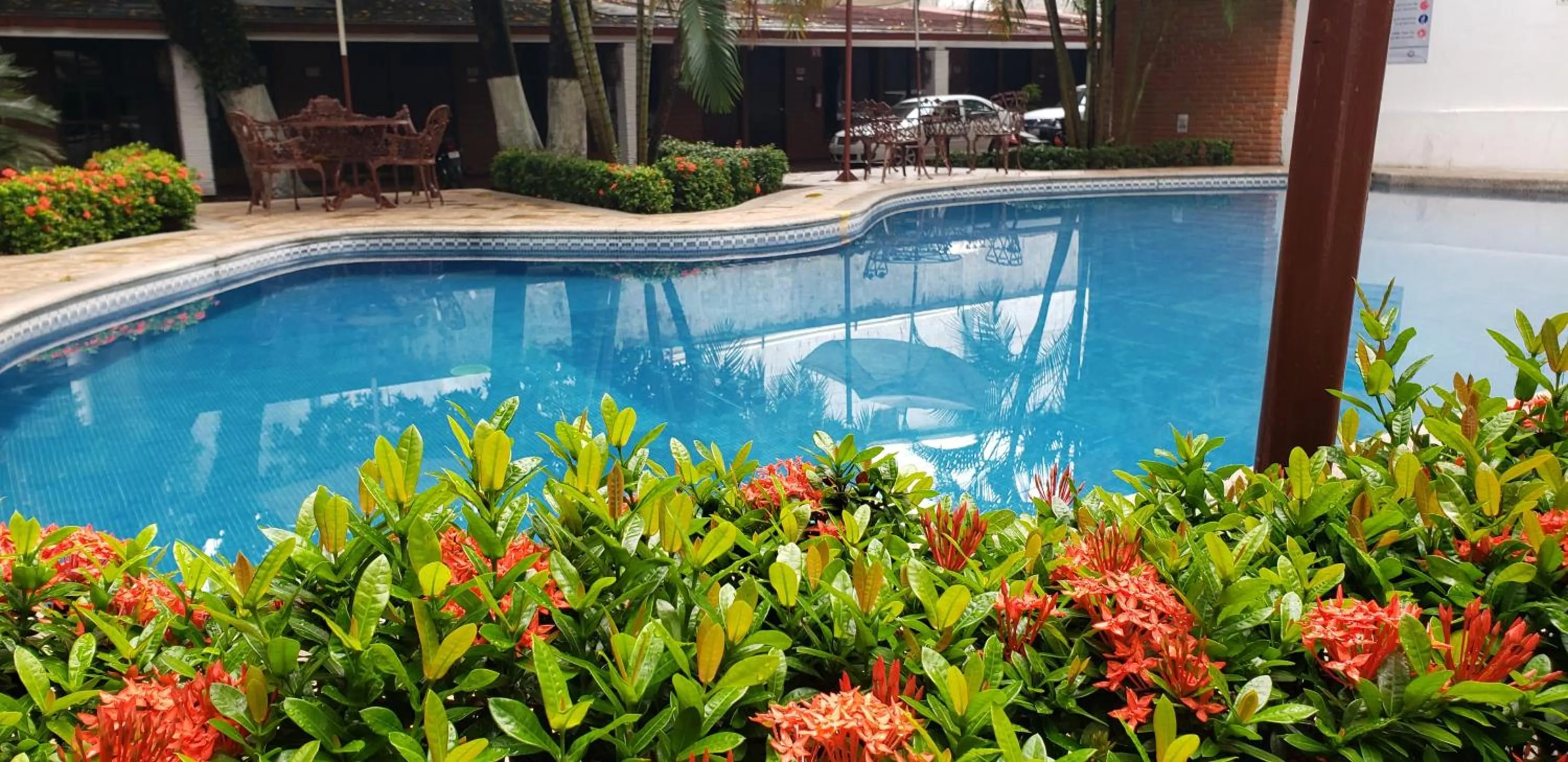Swimming pool in Hotel El Rancho