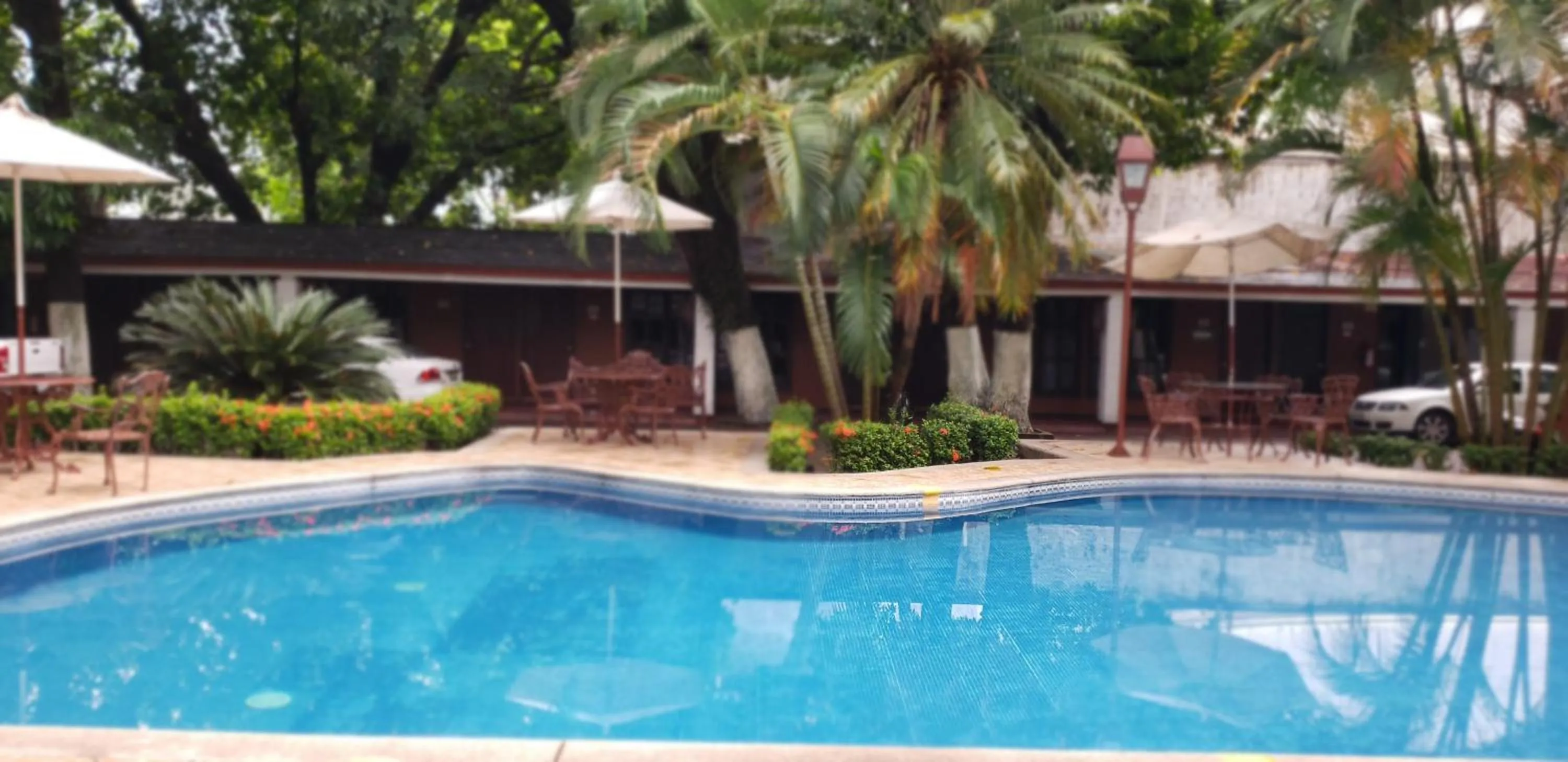 Swimming pool in Hotel El Rancho