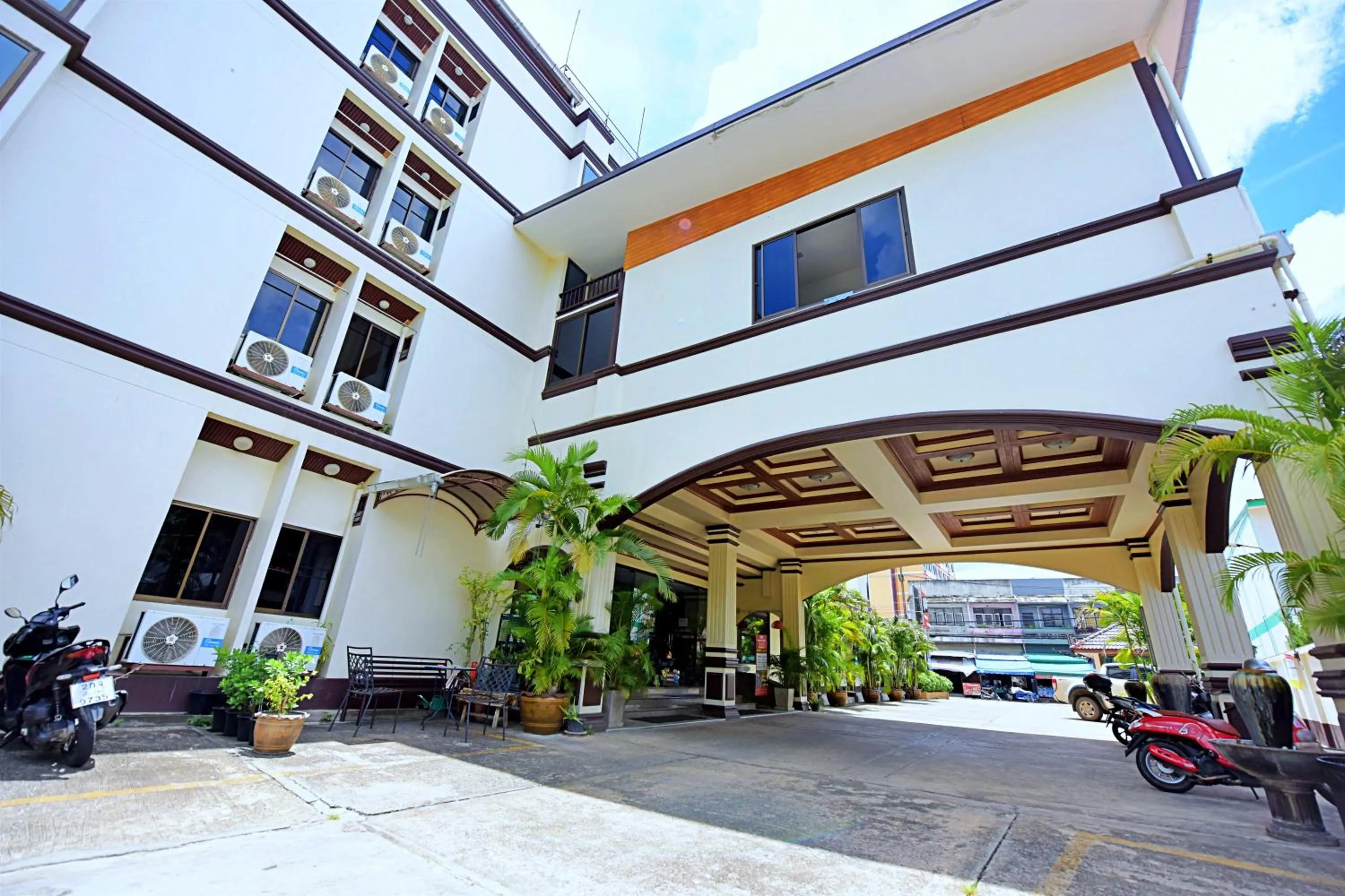 Facade/entrance in Hua Lin Inn