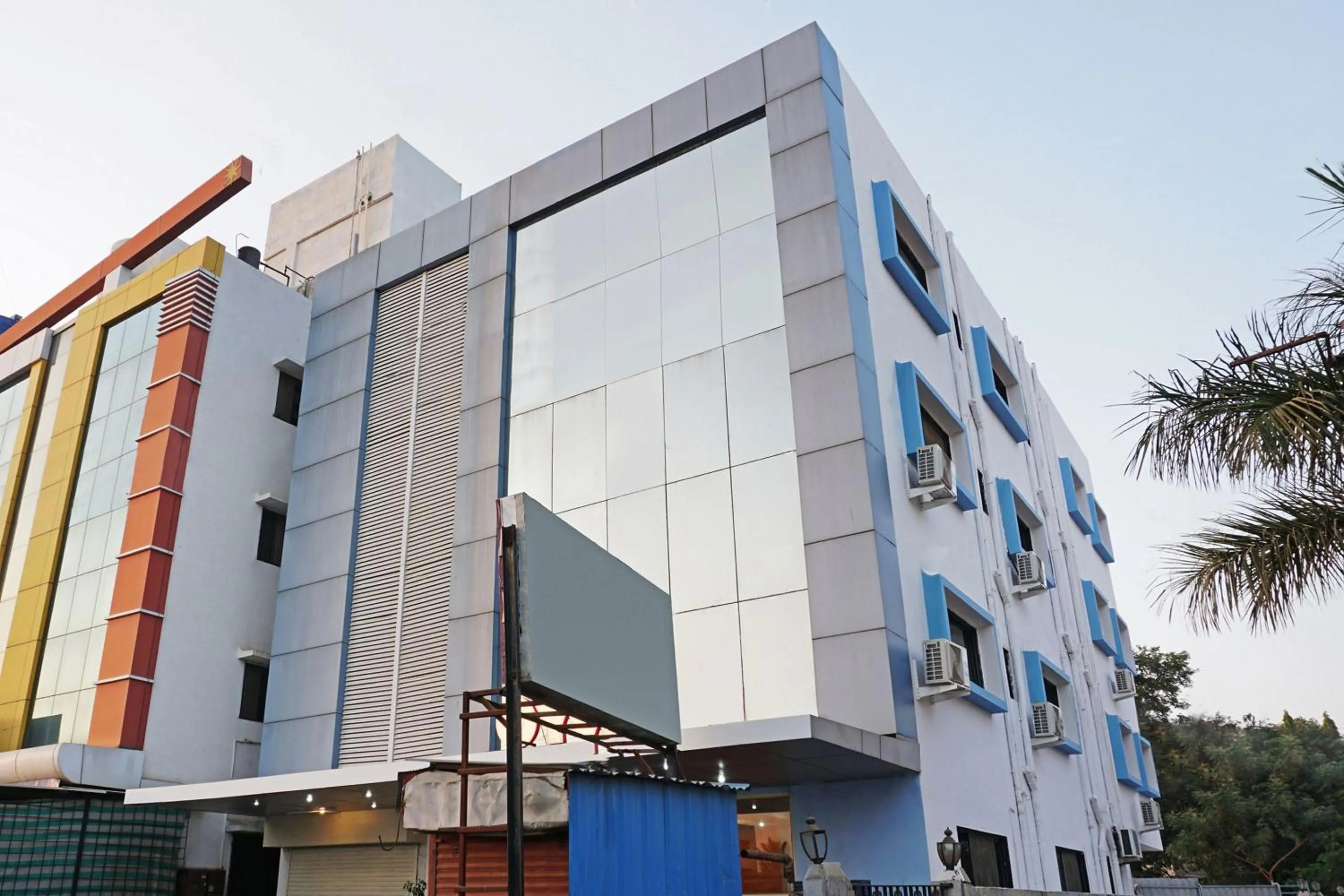 Facade/entrance in Hotel O Shirdi Sai Inn