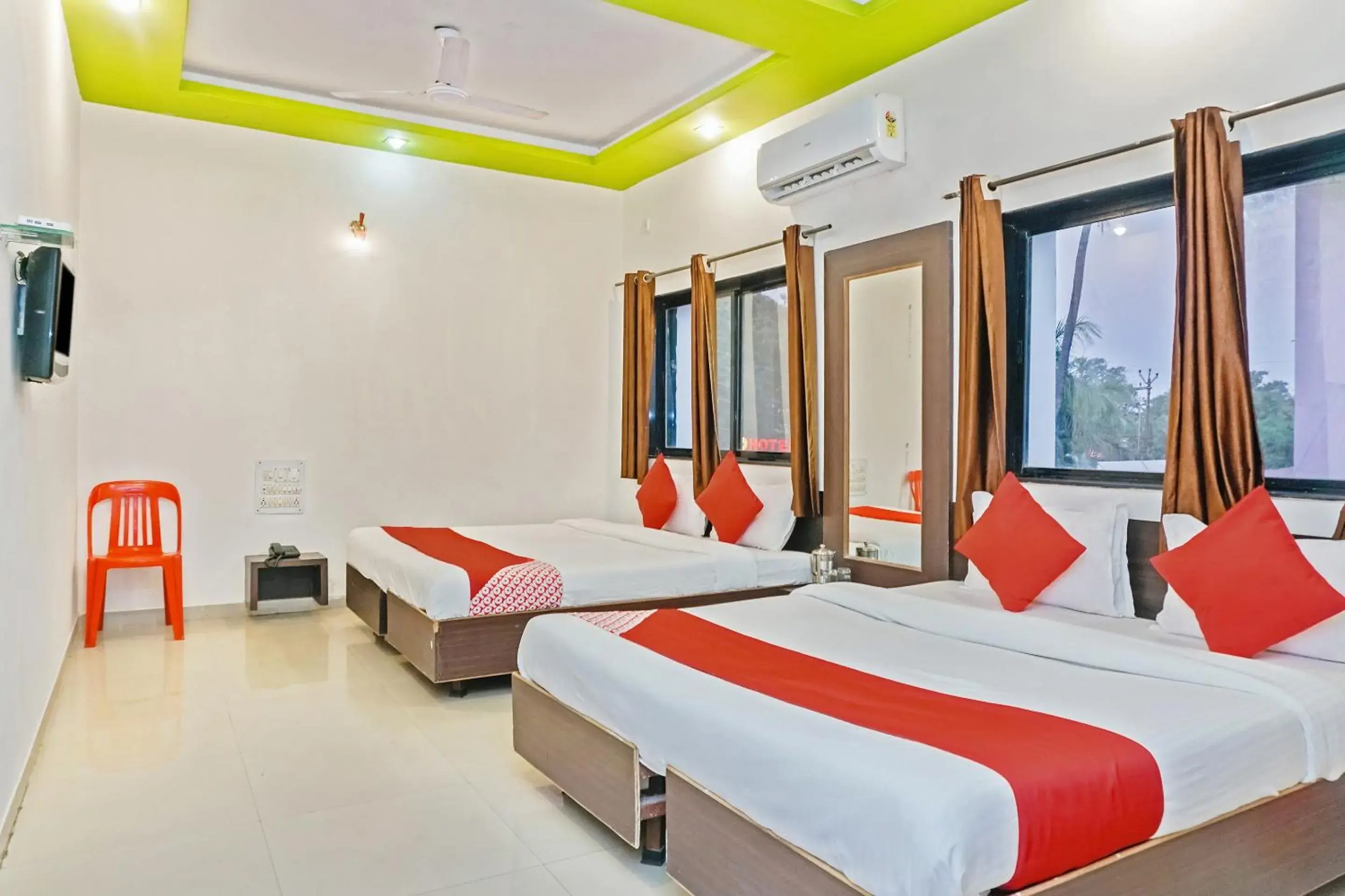 Classic Triple Room - single occupancy in Hotel O Shirdi Sai Inn Classic Triple Room - single occupancy in Hotel O Shirdi Sai Inn