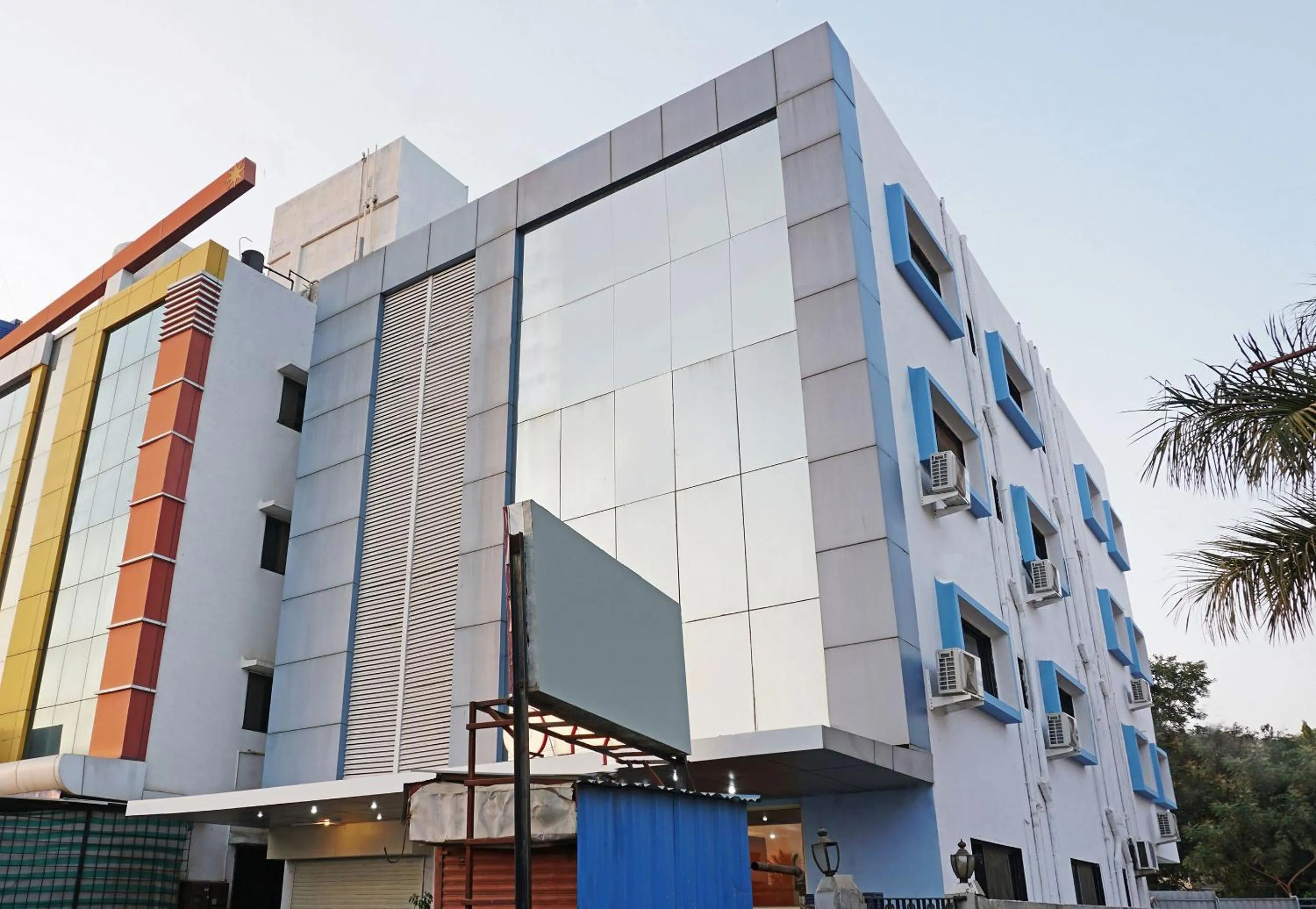 Facade/entrance in Hotel O Shirdi Sai Inn