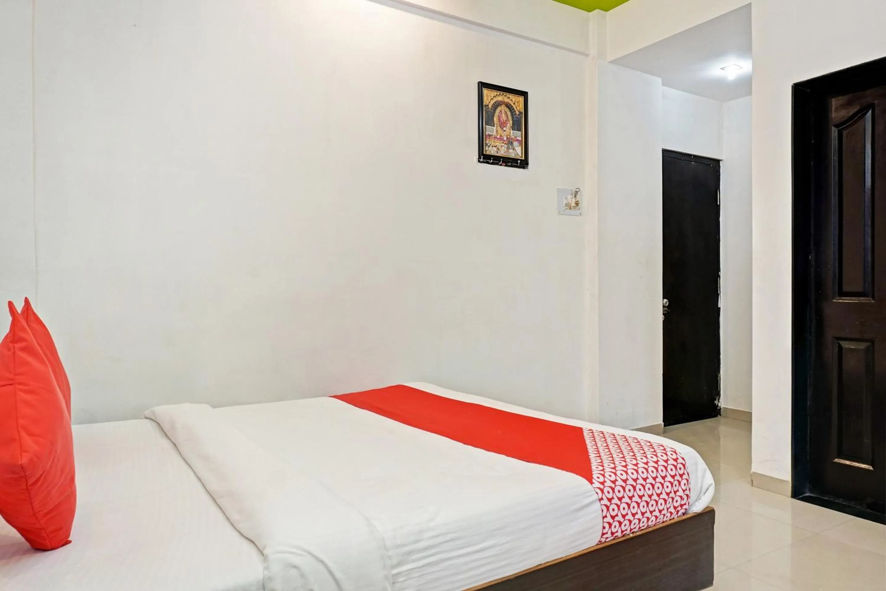 Bedroom, Bed in Hotel O Shirdi Sai Inn