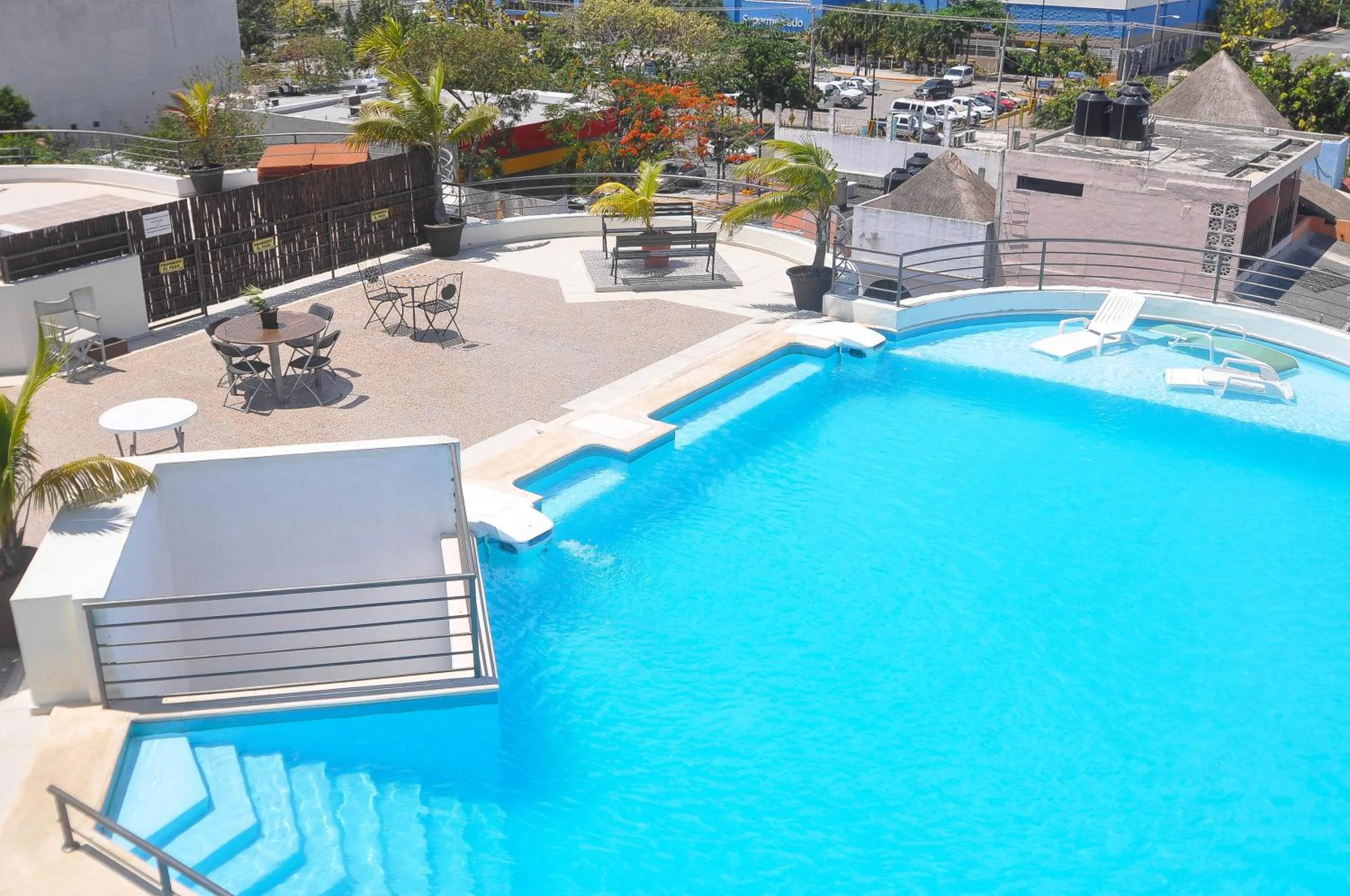 Swimming pool in Phenomenal Location Near Beach & 5th with Stunning Roof Pool