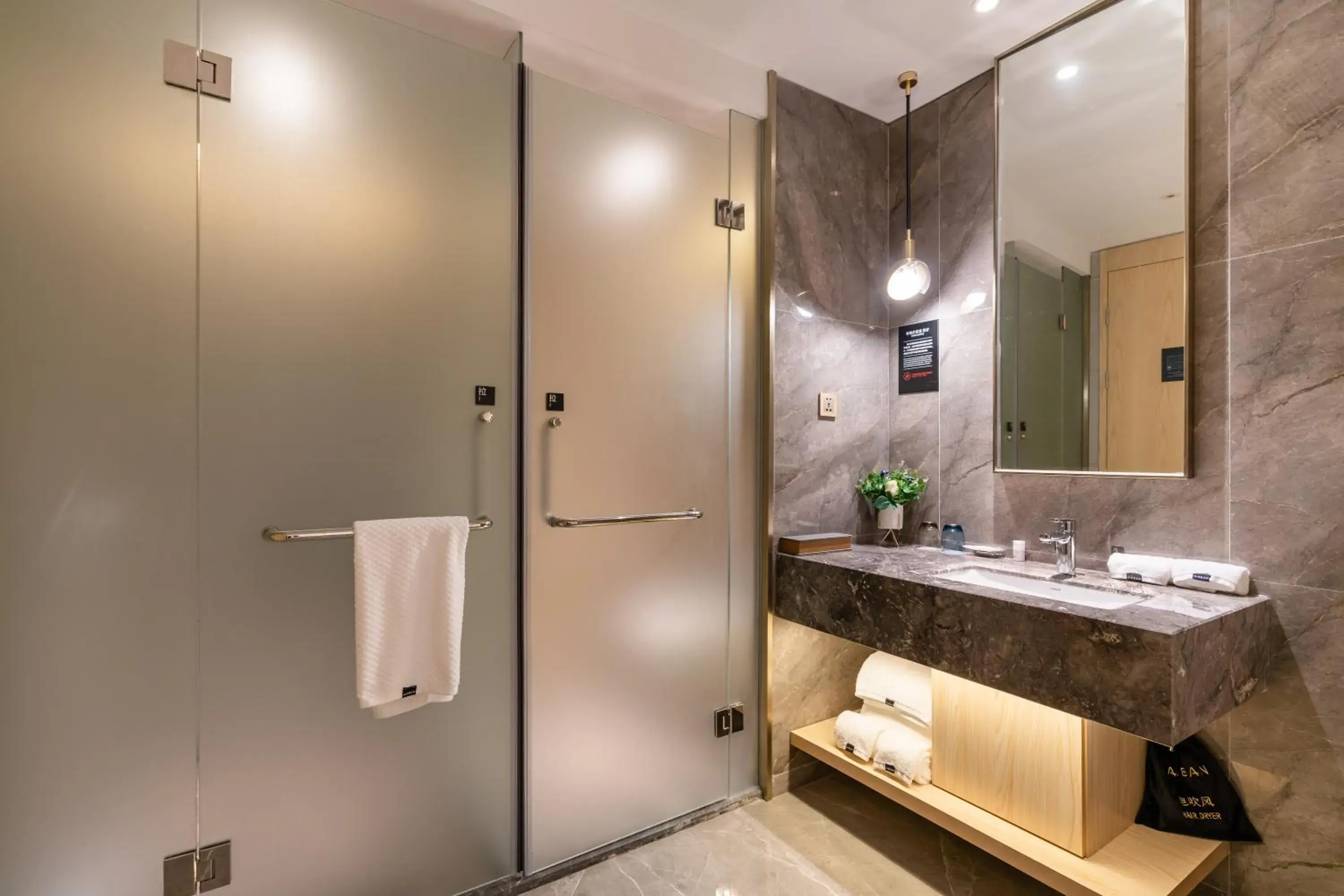 Deluxe Twin Room in Anban Hotel Shenzhen Deluxe Twin Room in Anban Hotel Shenzhen