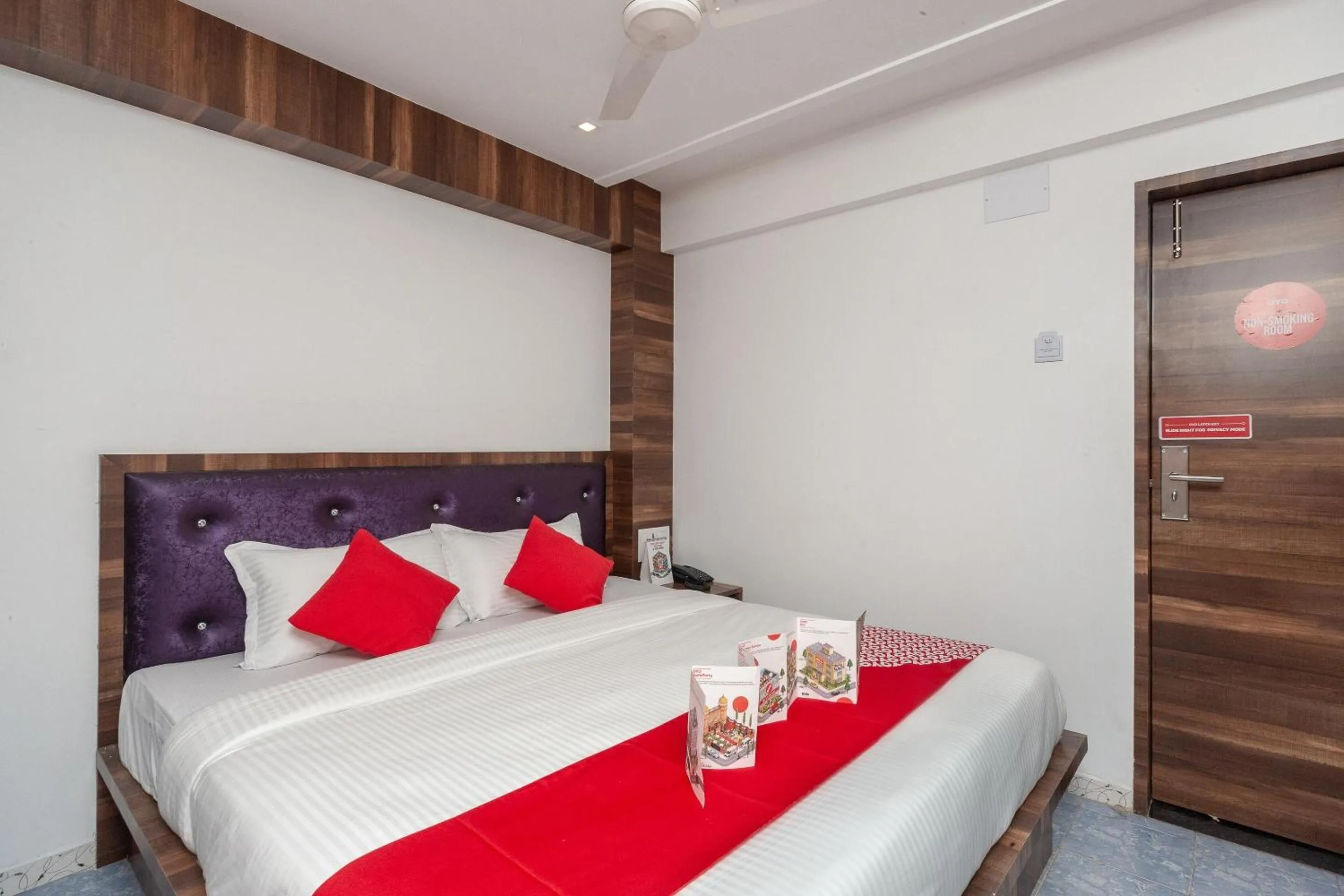 Bedroom in  Super OYO Capital O Admire Suit Hospitality