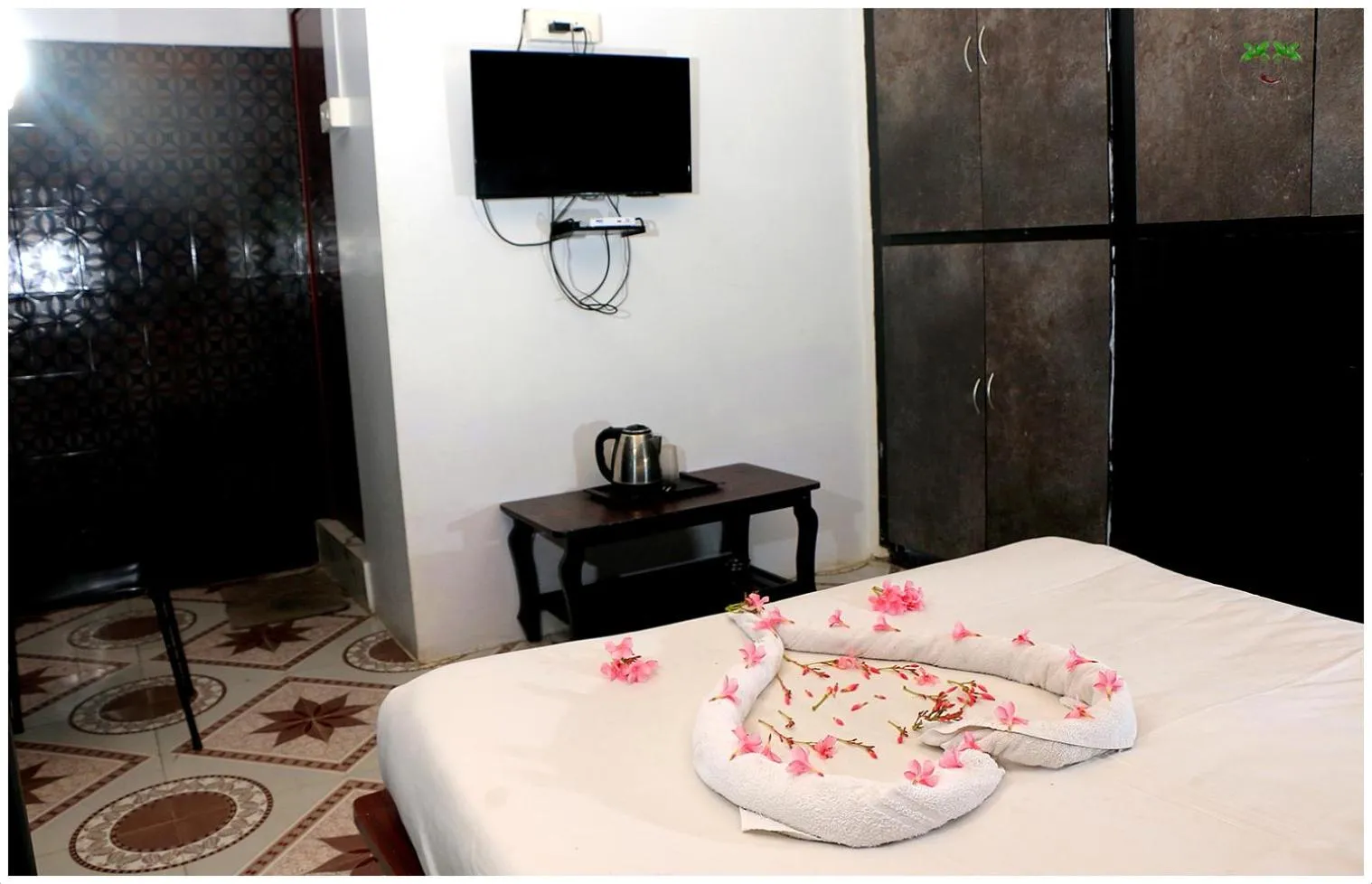 Bed in Peace Residency