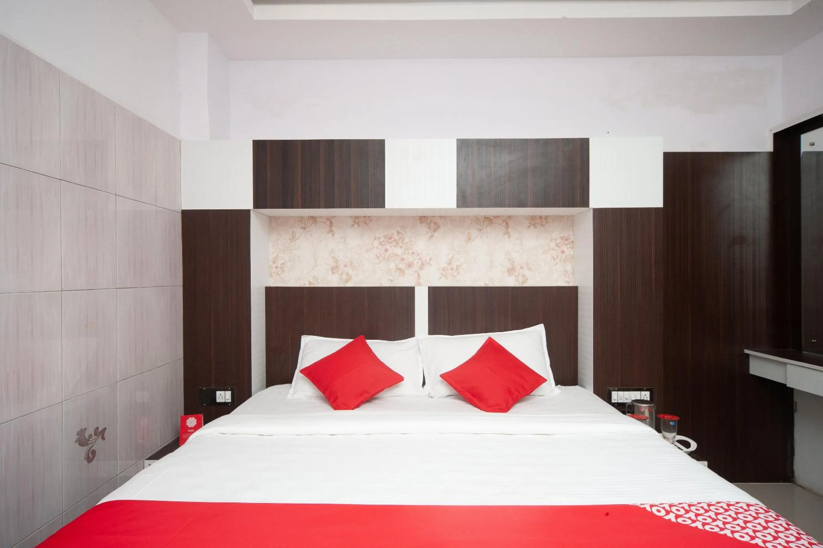 Bed in Peace Residency