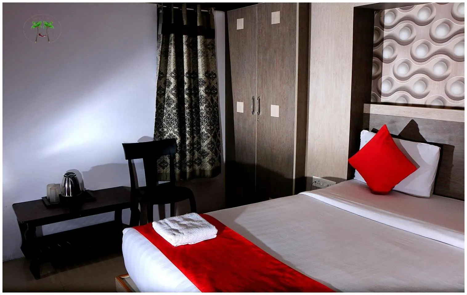 wardrobe in Peace Residency