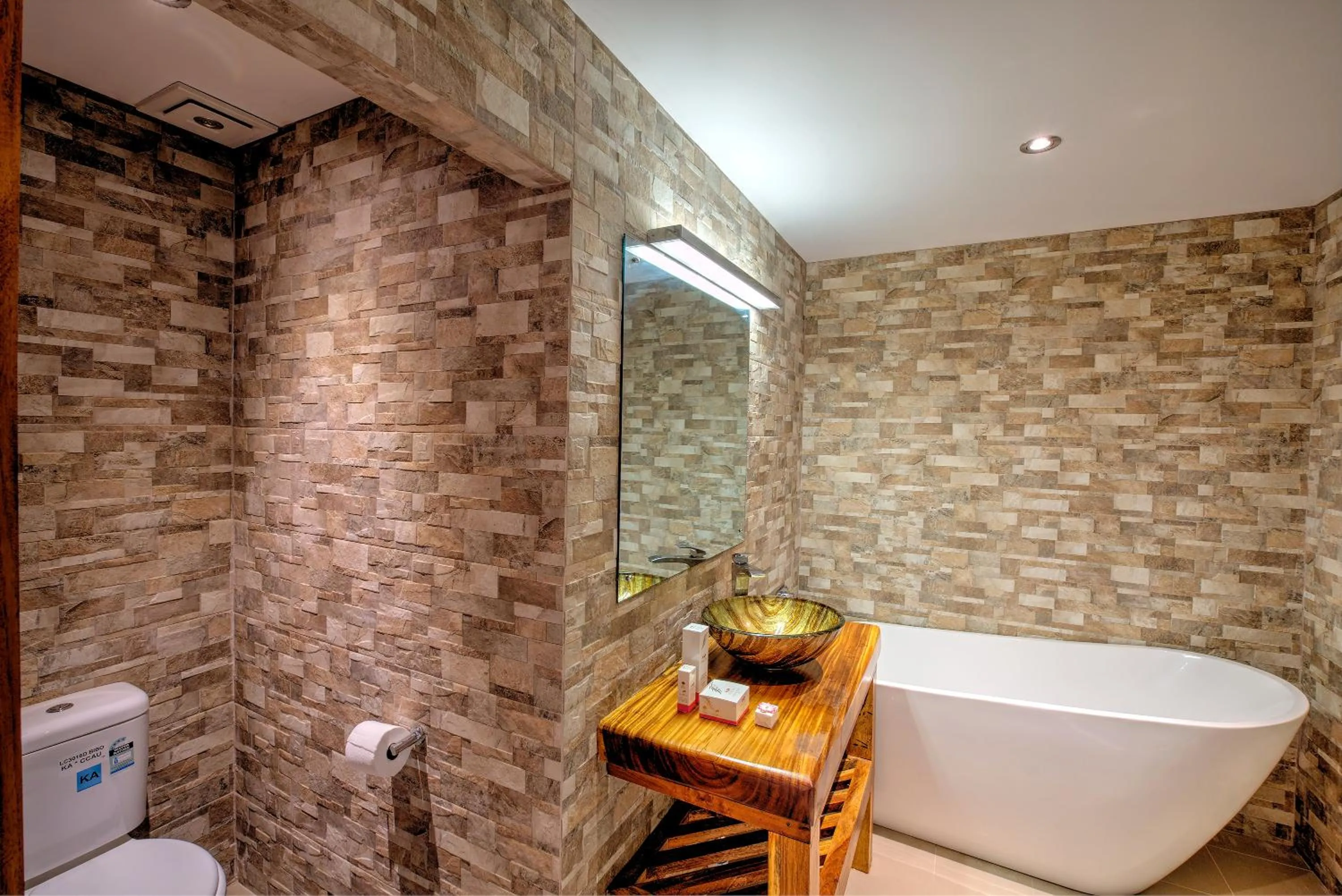 Bathroom in Maui Palms