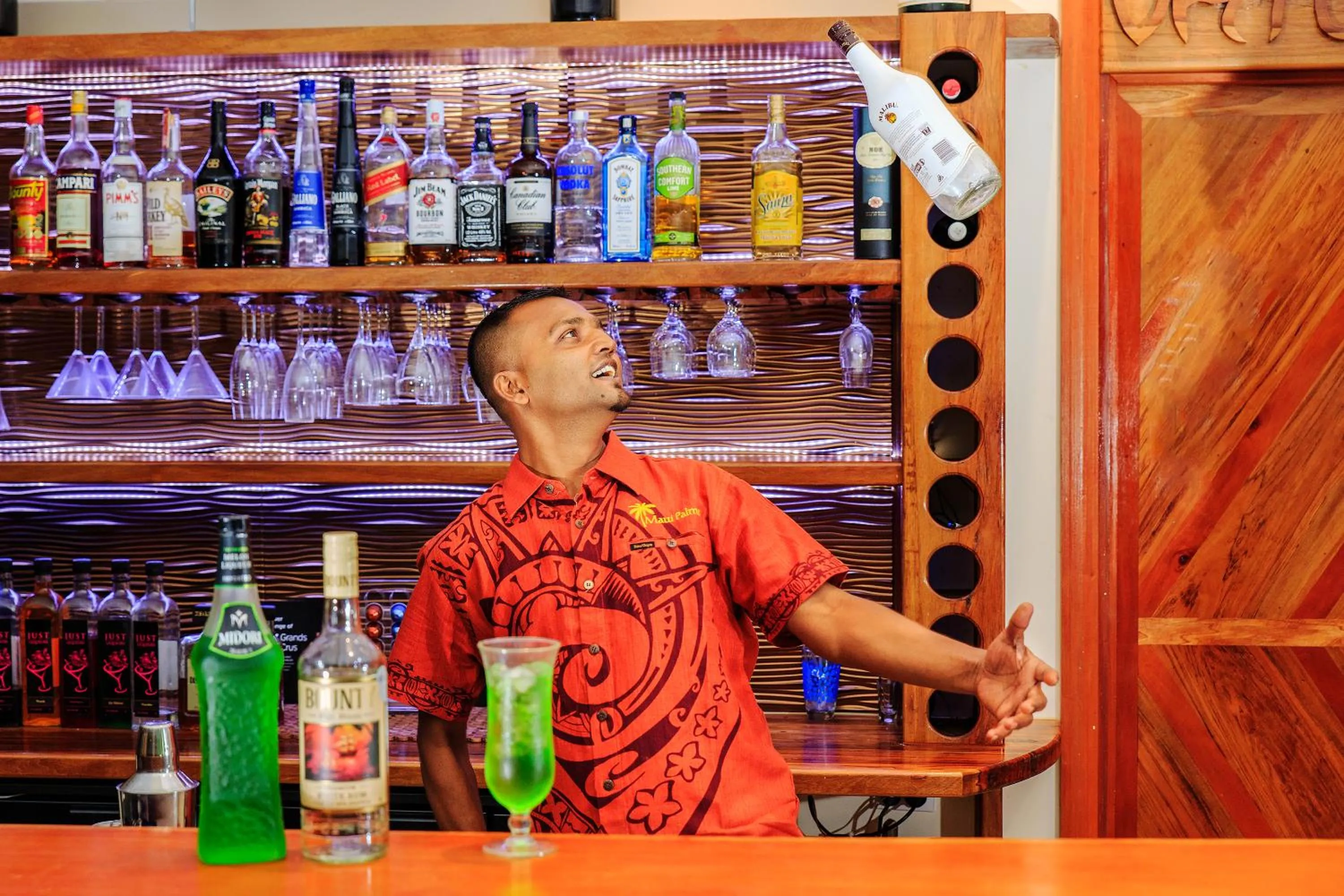 Lounge or bar in Maui Palms