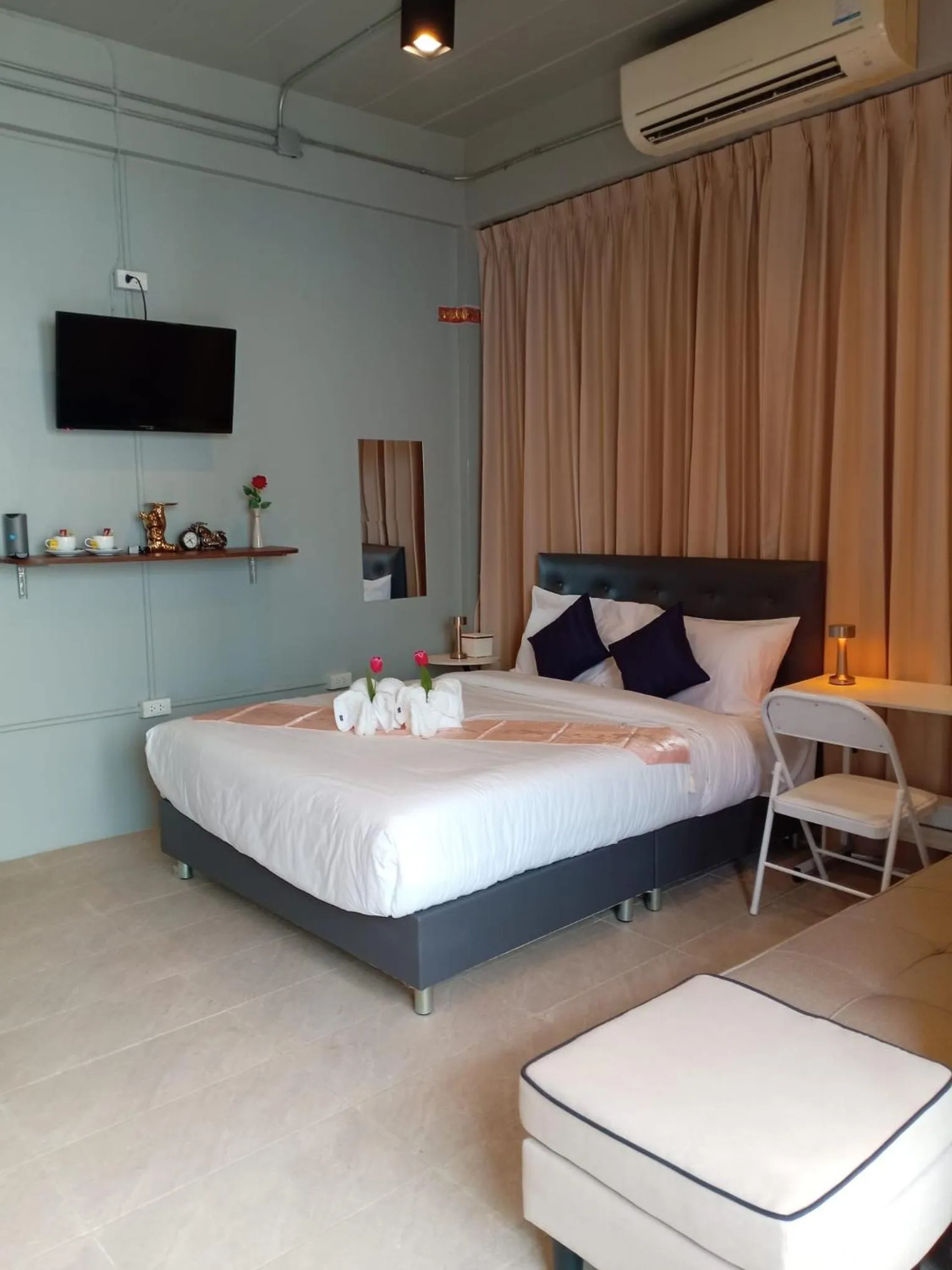 Bedroom, Bed in The Way Patong Hotel