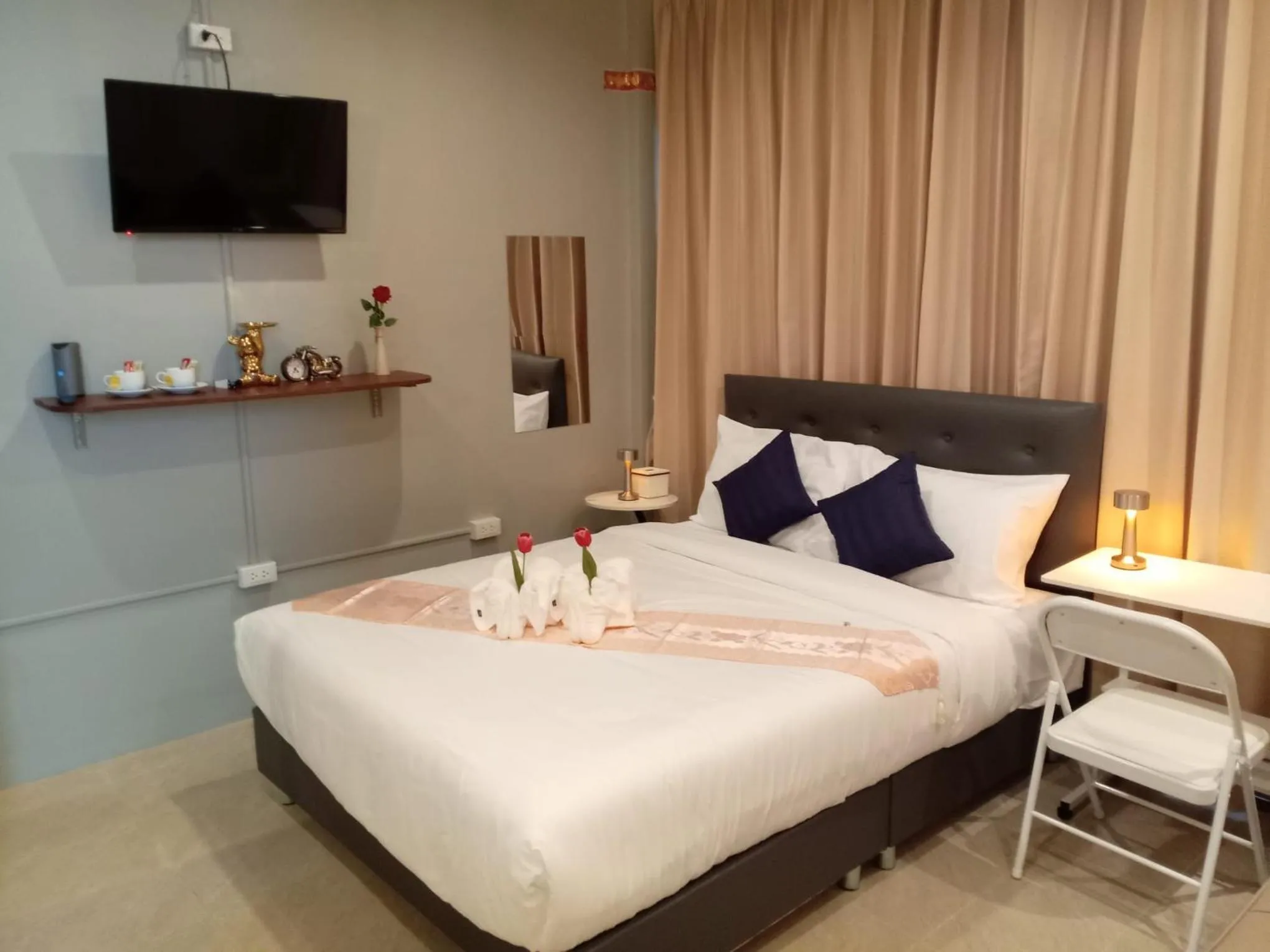 Bedroom, Bed in The Way Patong Hotel