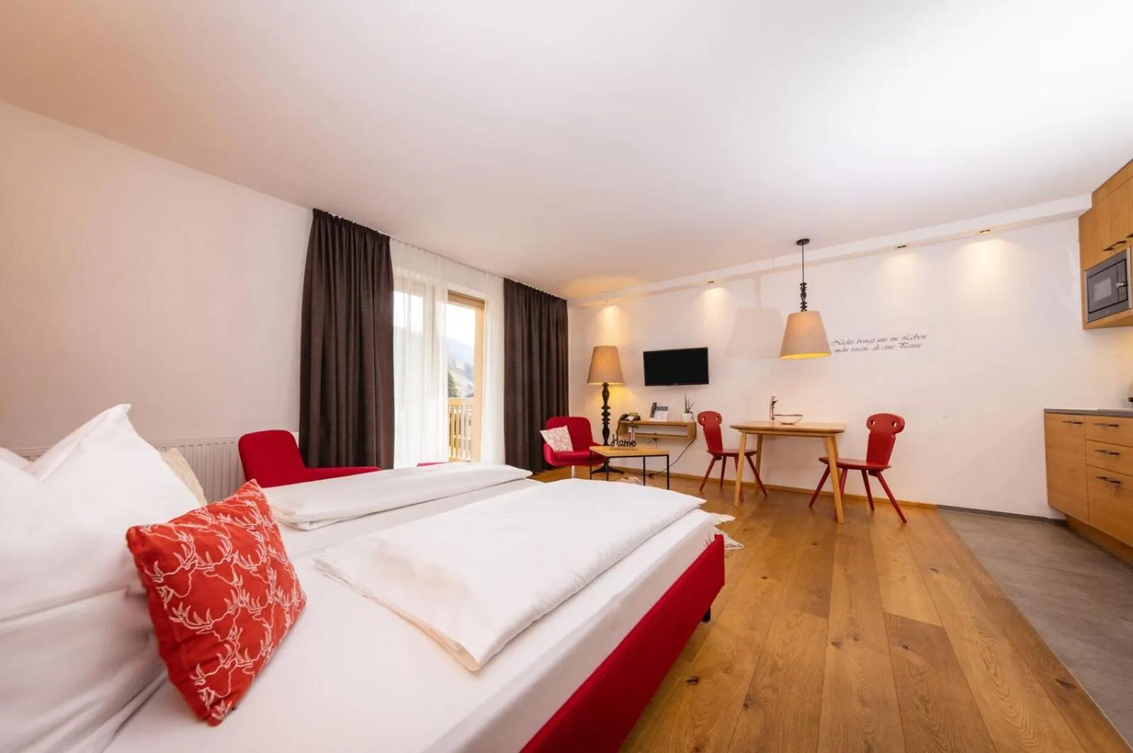 Photo of the whole room, Bed in Hapimag Ferienwohnungen Zell am See