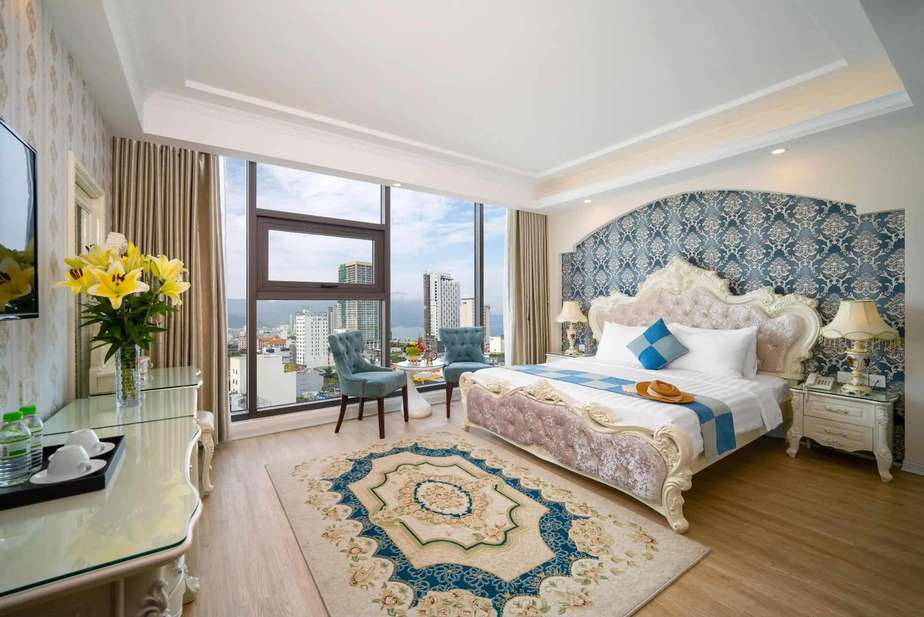 King Room with Sea View in Royal Beach Hotel by THG King Room with Sea View in Royal Beach Hotel by THG