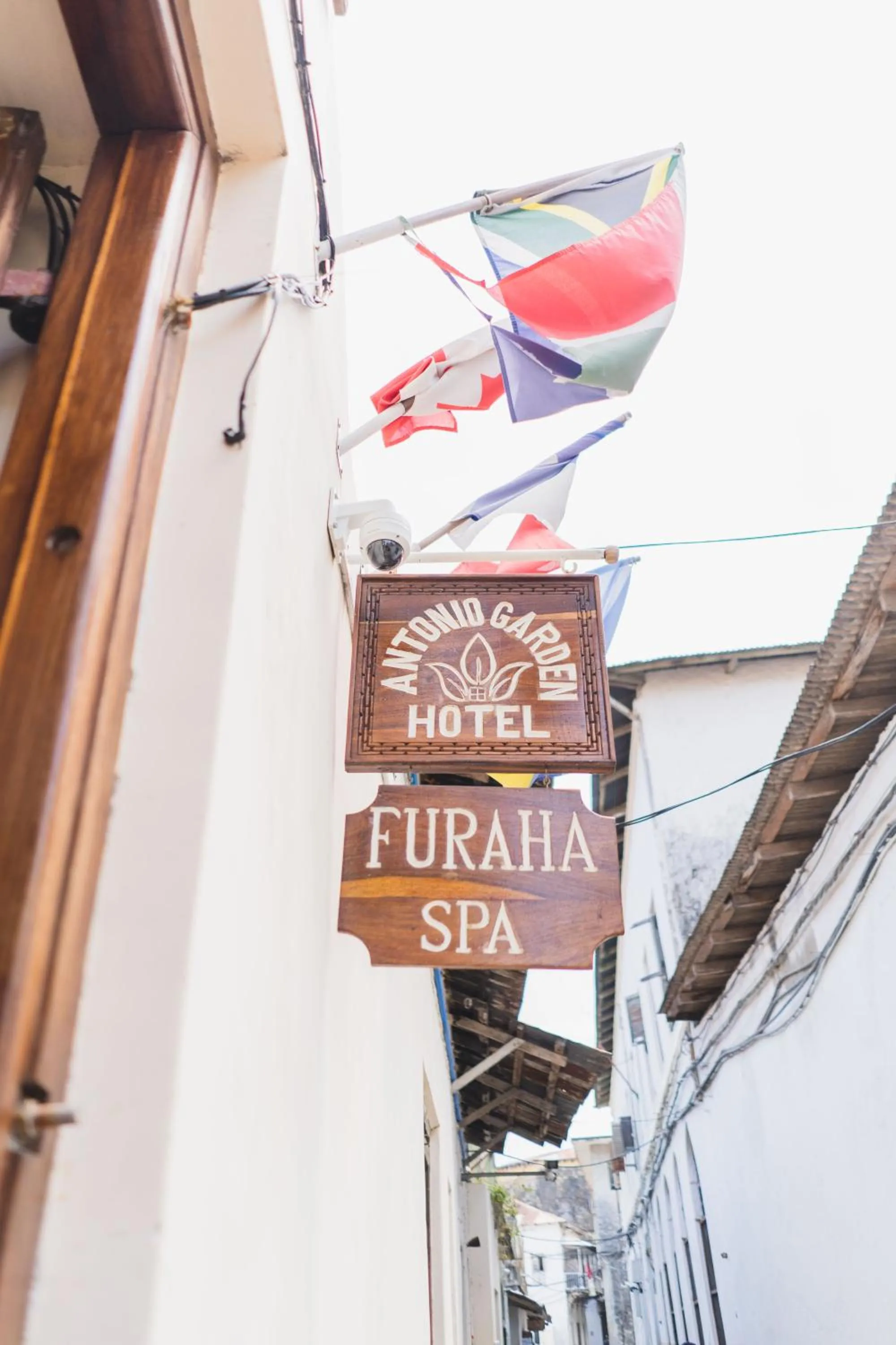 Logo/Certificate/Sign in Antonio Garden Hotel