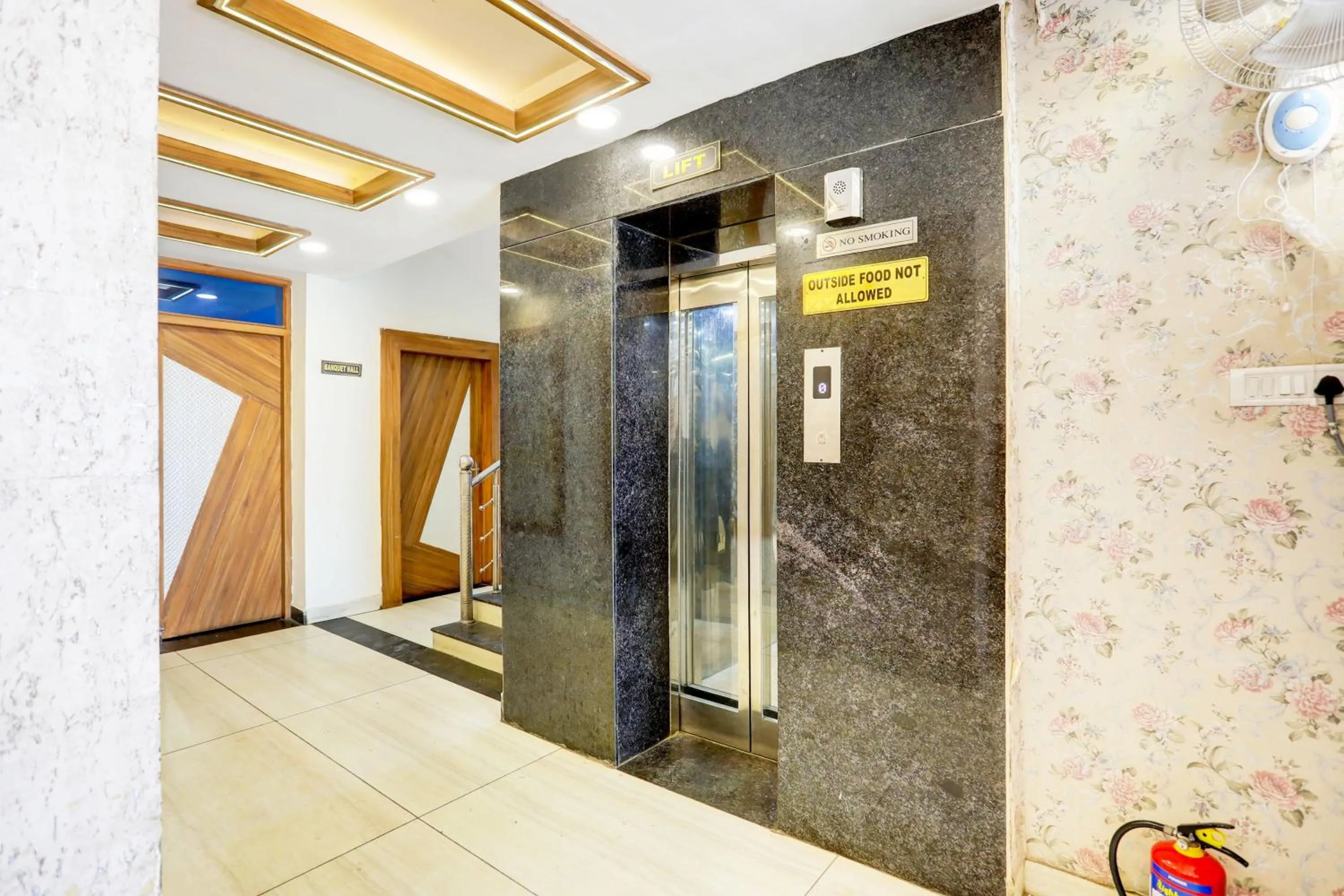Lobby or reception in Townhouse Hoshangabad Road Near Aashima Mall