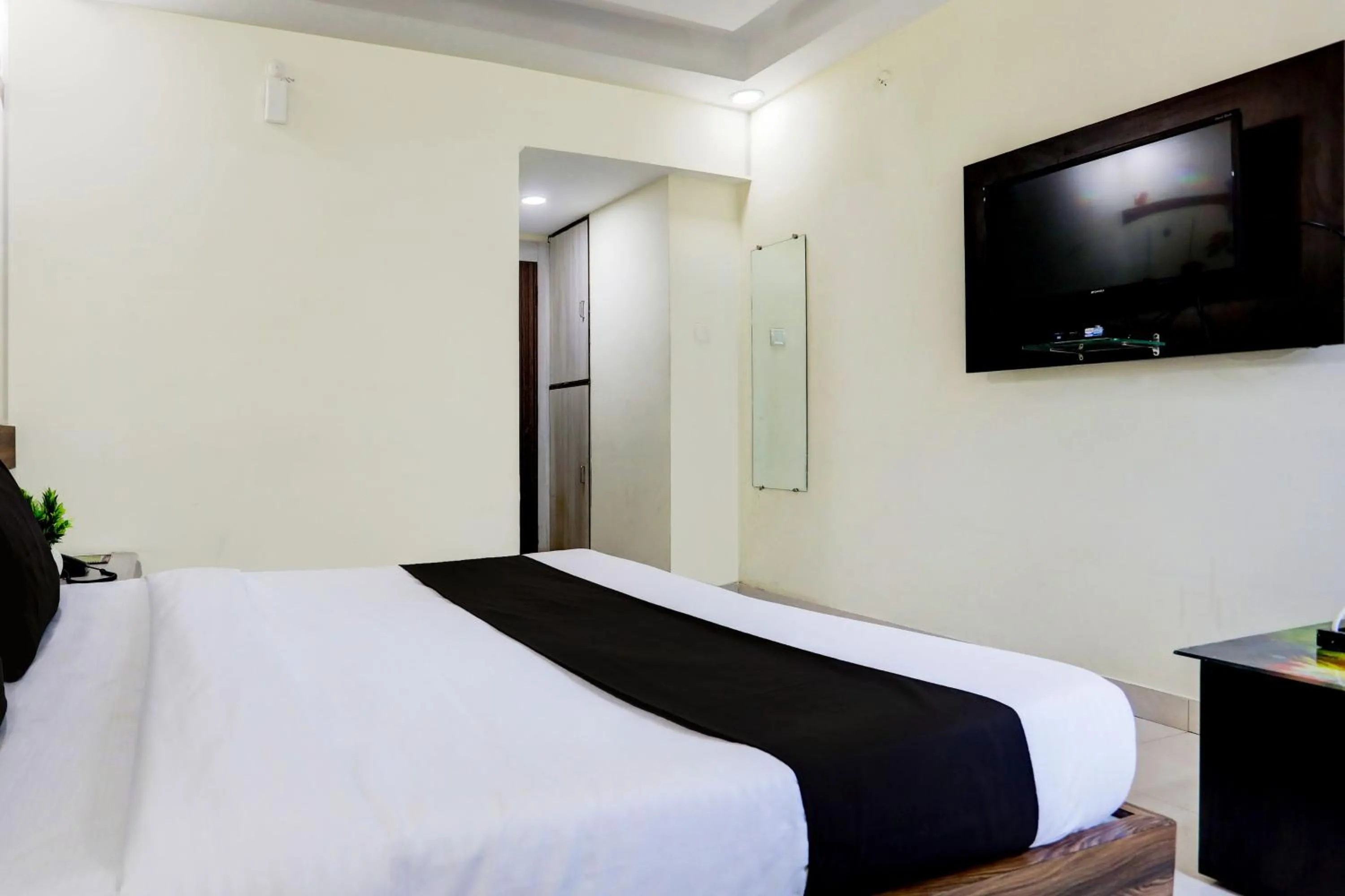 Bedroom, Bed in Townhouse Hoshangabad Road Near Aashima Mall